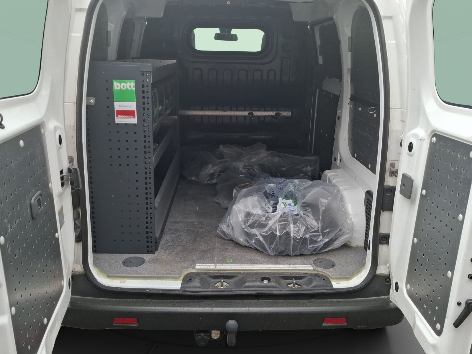 NISSAN NV200 1.5 dCi 90 Comfort Euro 6 // 8-fach bereift // Anhängerkupplung Nutslast 610 KG-image-15