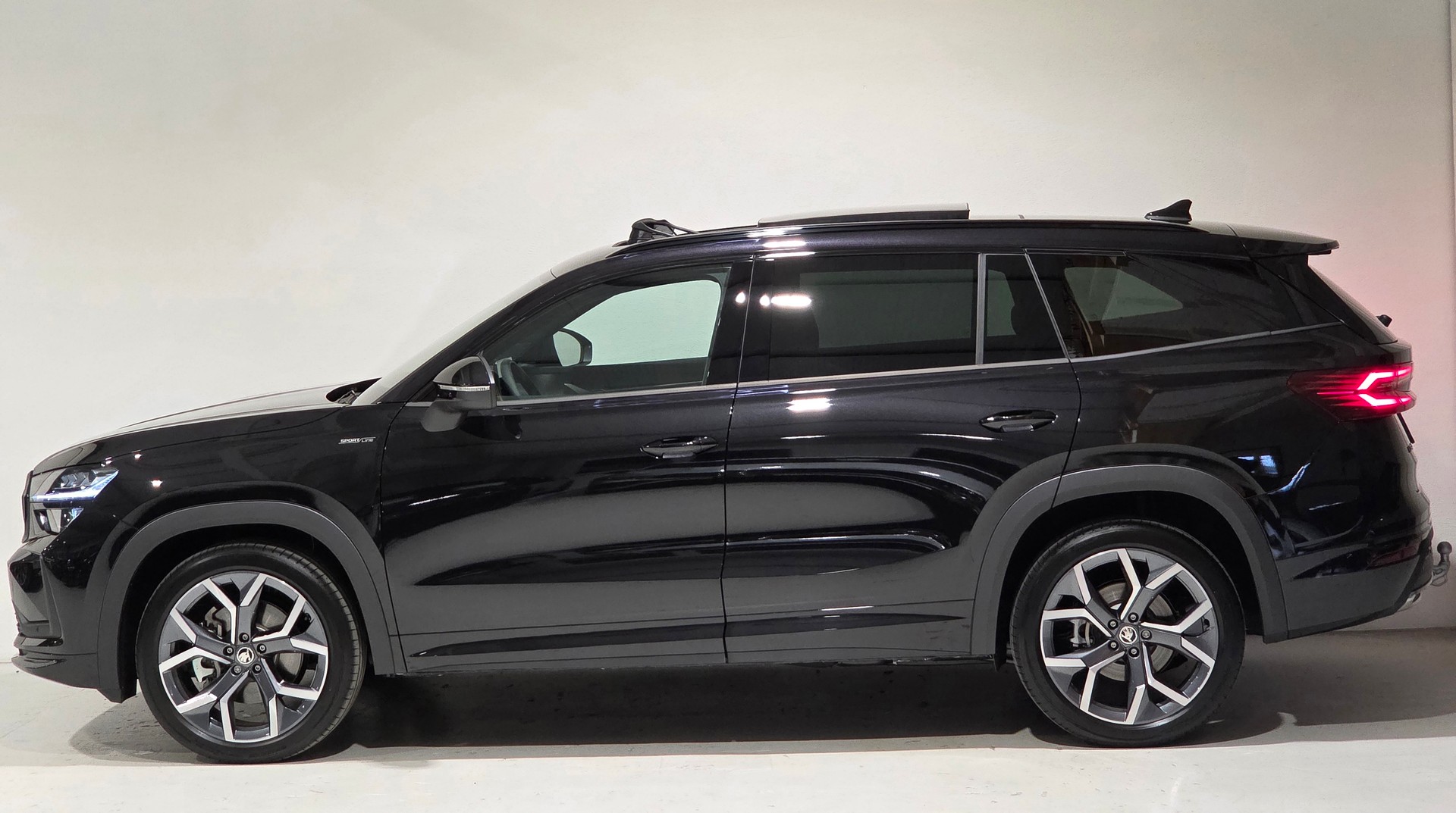 SKODA Kodiaq 2.0 TSI Sportline 4x4-showroom-element-1
