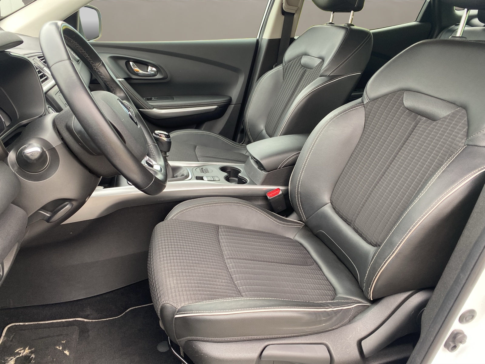 RENAULT Kadjar 1.2 16V Turbo Bose-image-8