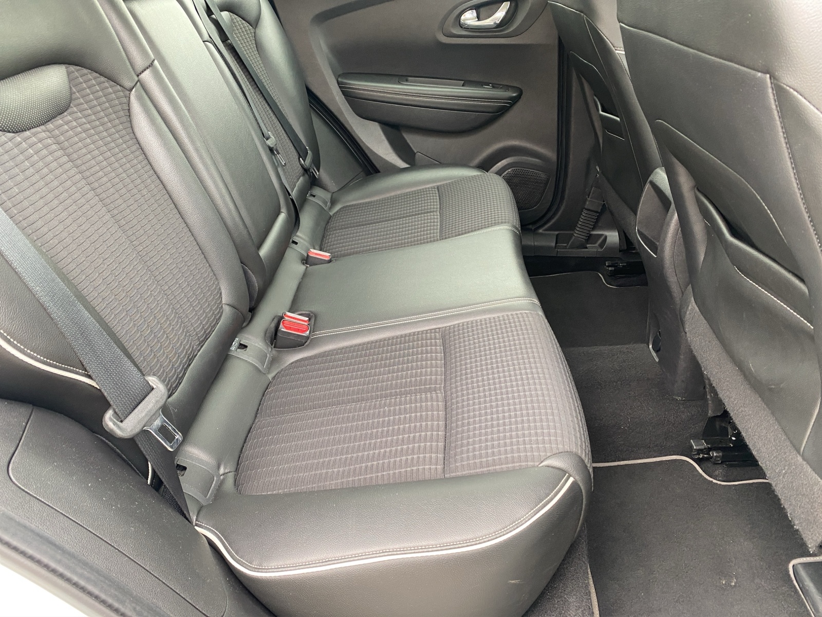 RENAULT Kadjar 1.2 16V Turbo Bose-image-13