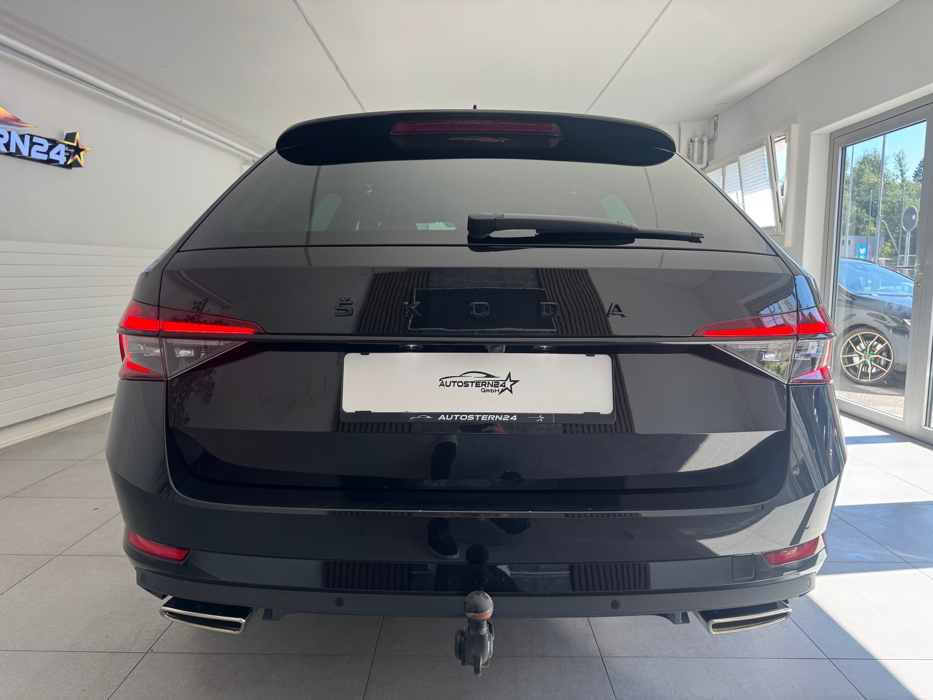 SKODA Superb Combi 2.0 TSI SportLine Plus 4x4 DSG *Panoramadach*CH Fahrzeug*AHK*Standheizung*-showroom-element-3