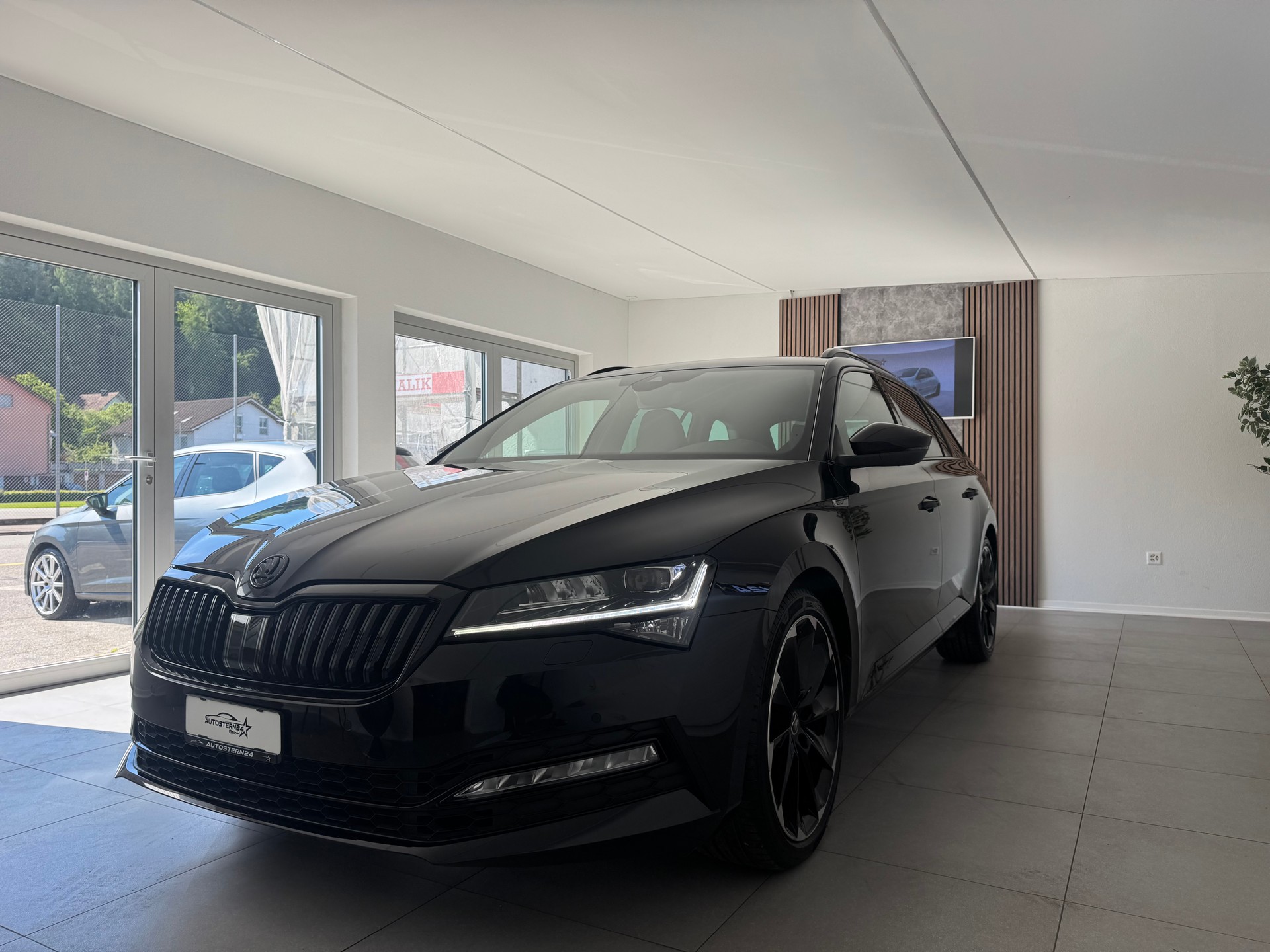 SKODA Superb Combi 2.0 TSI SportLine Plus 4x4 DSG *Panoramadach*CH Fahrzeug*AHK*Standheizung*