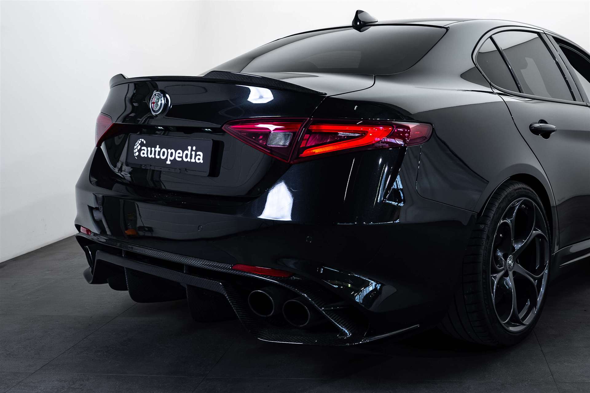 ALFA ROMEO Giulia 2.9 V6 Quadrifoglio 510PS-showroom-element-3