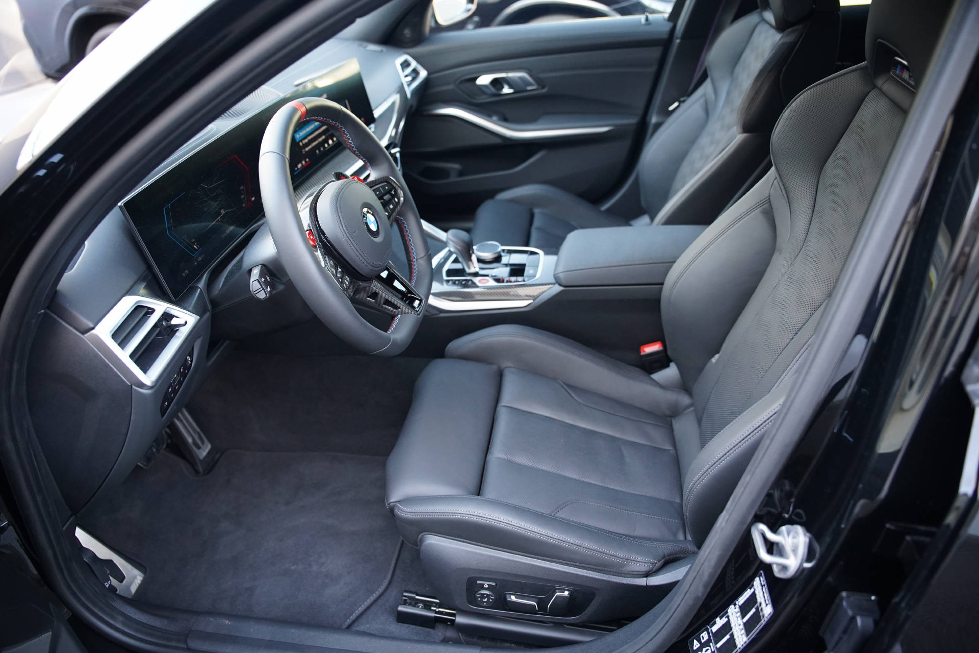 BMW M3 Touring xDrive Competition M LCI-image-7
