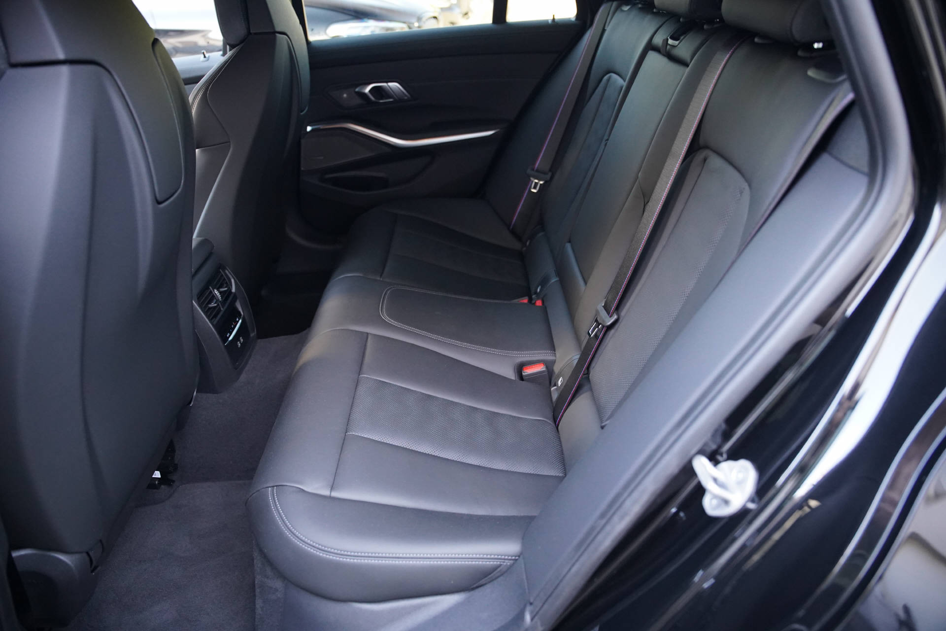 BMW M3 Touring xDrive Competition M LCI-image-10