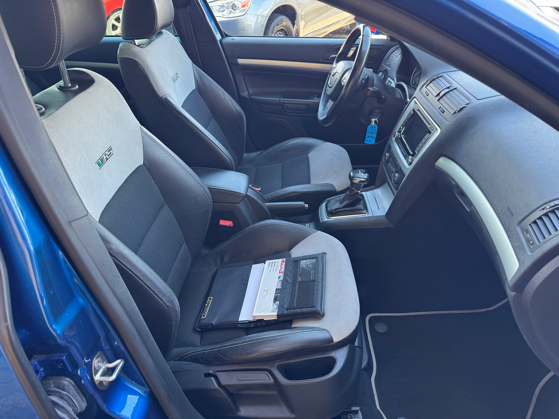 SKODA Octavia Combi 2.0 TDI RS DSG-image-11