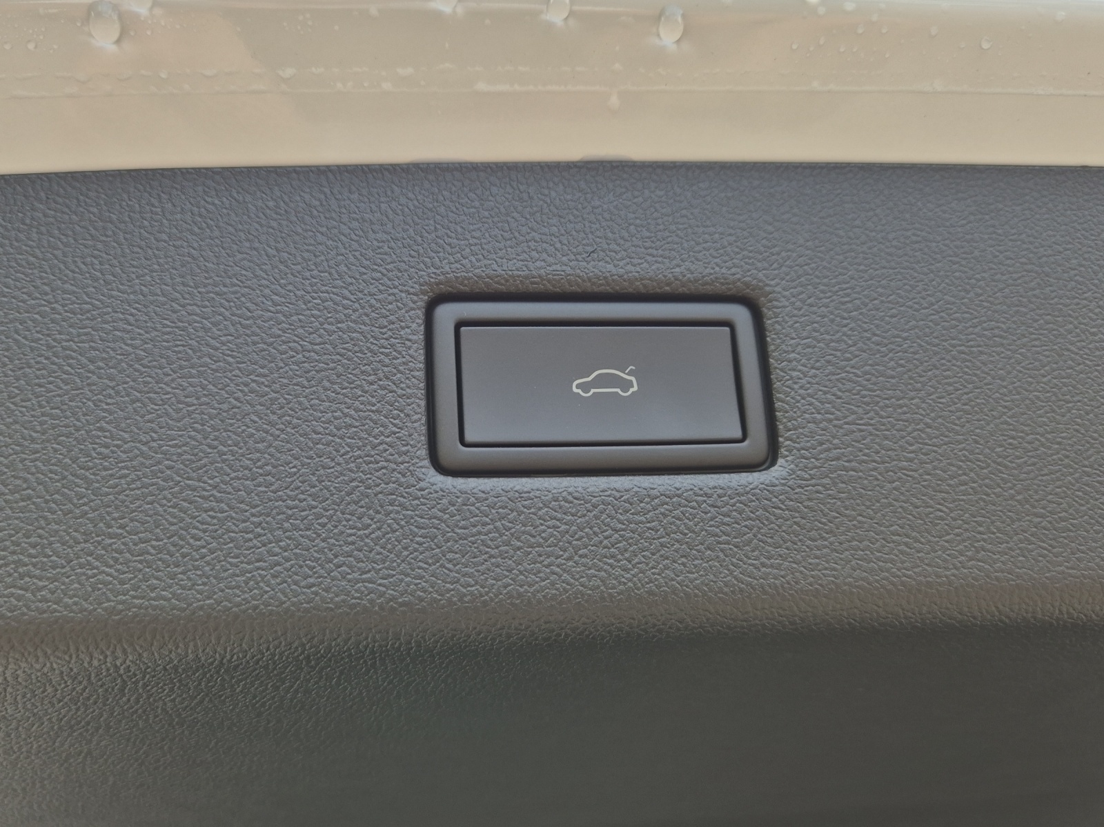 FORD Explorer Elektro 79kWh Extended Range Premium*Head up Display*360°Kamera*Anhängerkupplung*-image-24