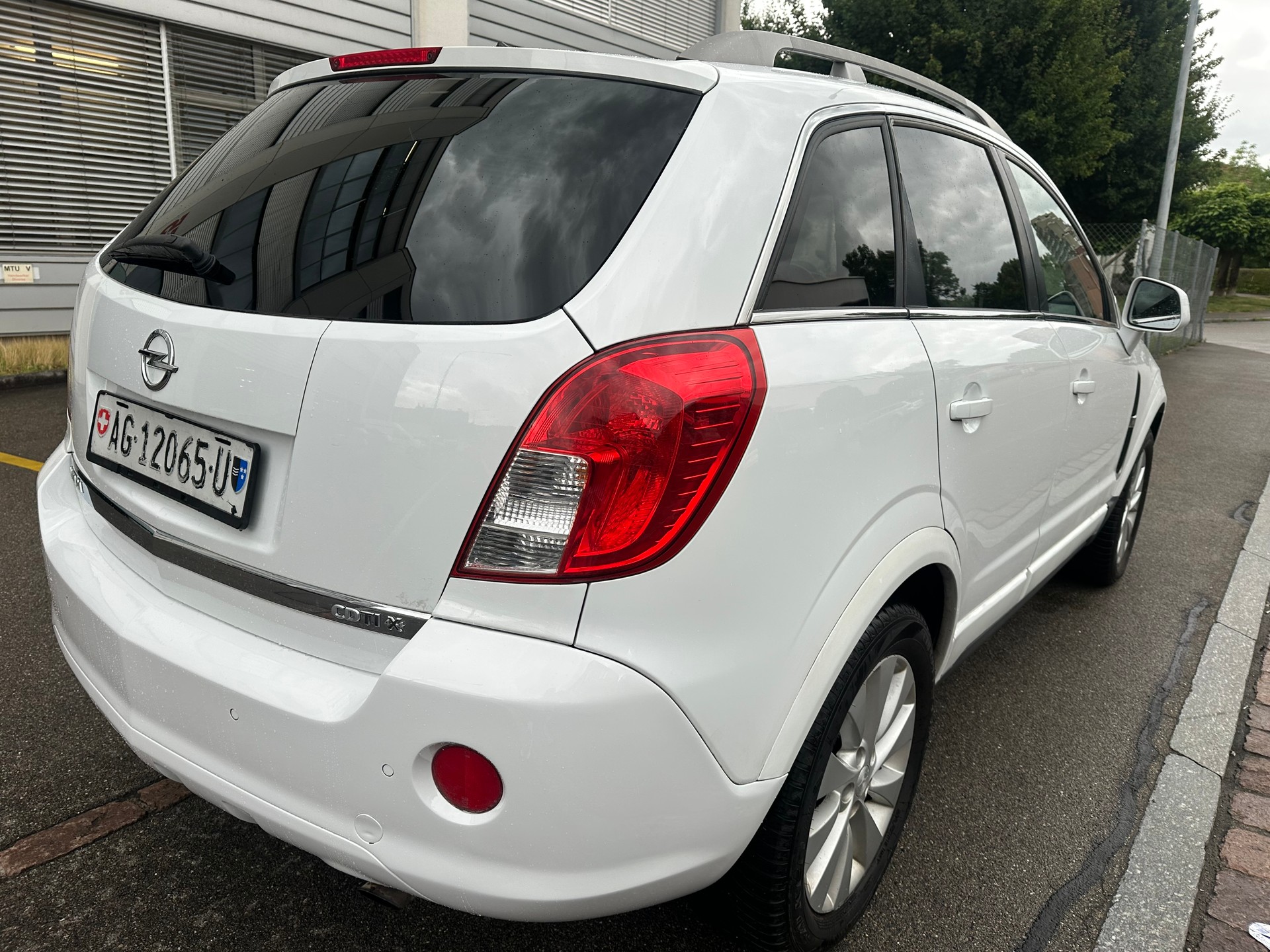 OPEL Antara 2.2 CDTi Cosmo 4WD Automatic-image-4