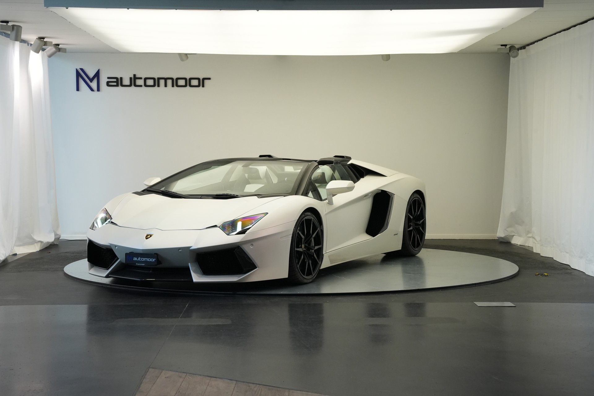 LAMBORGHINI Aventador LP700-4 Roadster E-Gear *Unikat* *Novitec* *Mattlackierung*