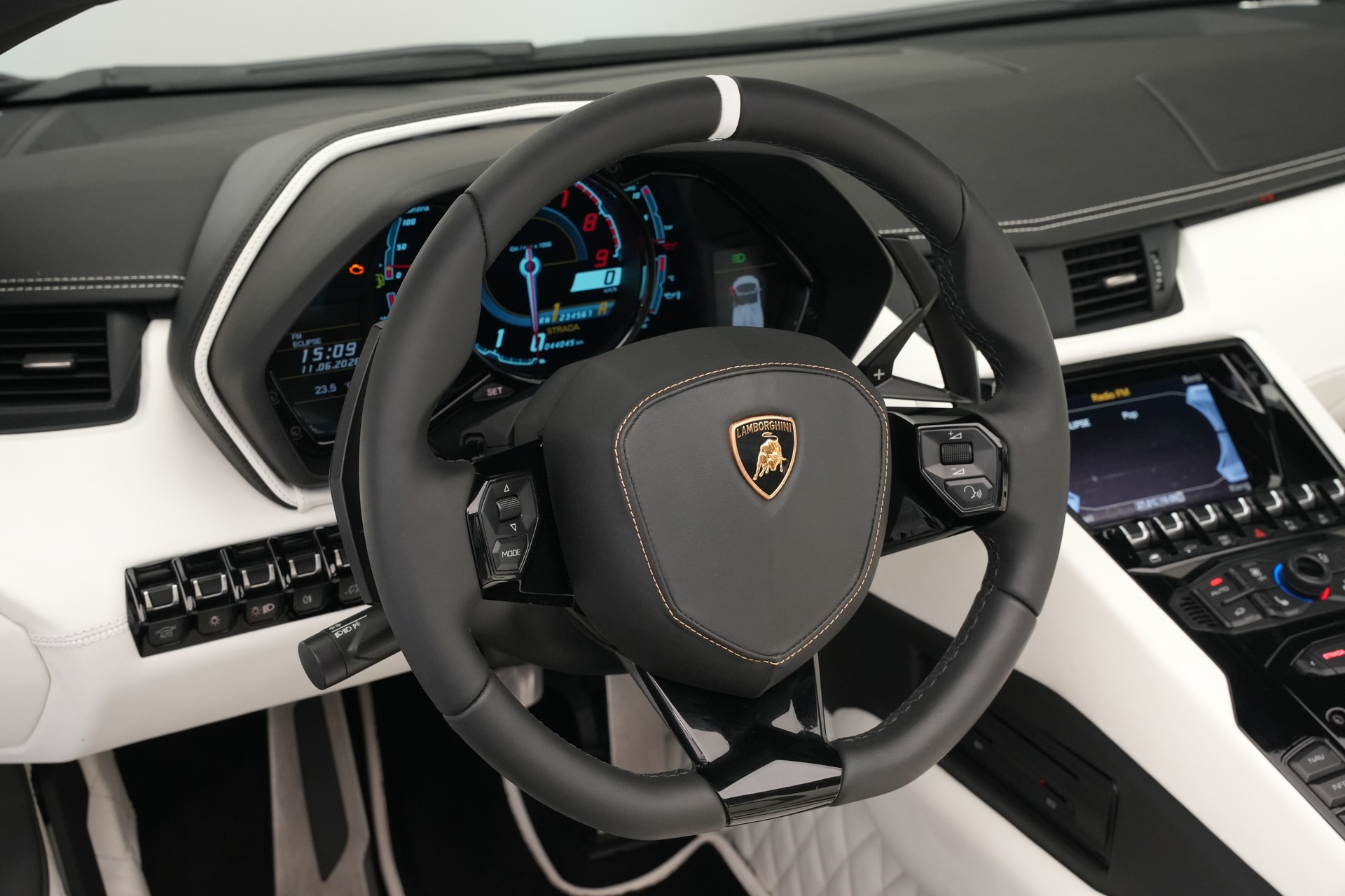 LAMBORGHINI Aventador LP700-4 Roadster E-Gear *Unikat* *Novitec* *Mattlackierung*-image-23