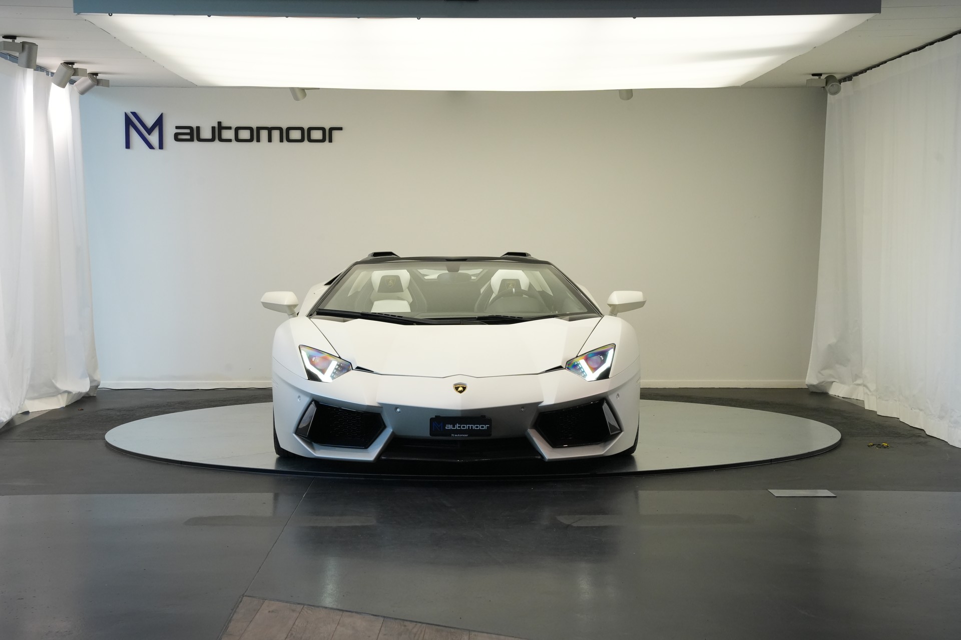 LAMBORGHINI Aventador LP700-4 Roadster E-Gear *Unikat* *Novitec* *Mattlackierung*-showroom-element-1