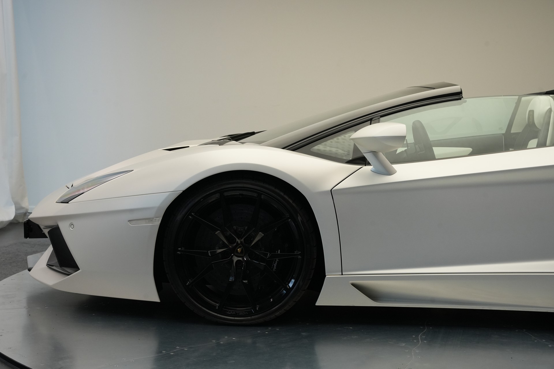 LAMBORGHINI Aventador LP700-4 Roadster E-Gear *Unikat* *Novitec* *Mattlackierung*-image-32