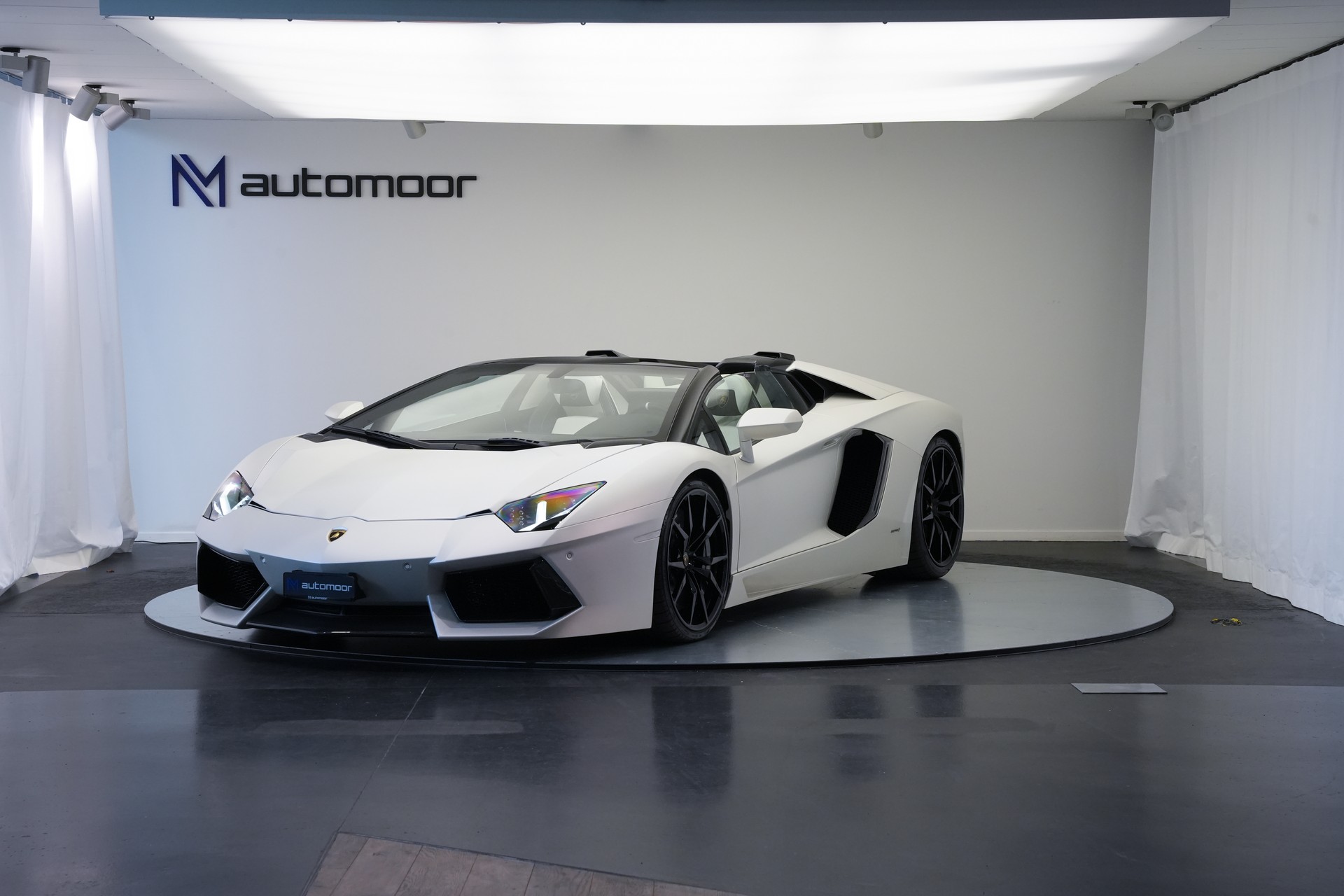 LAMBORGHINI Aventador LP700-4 Roadster E-Gear *Unikat* *Novitec* *Mattlackierung*