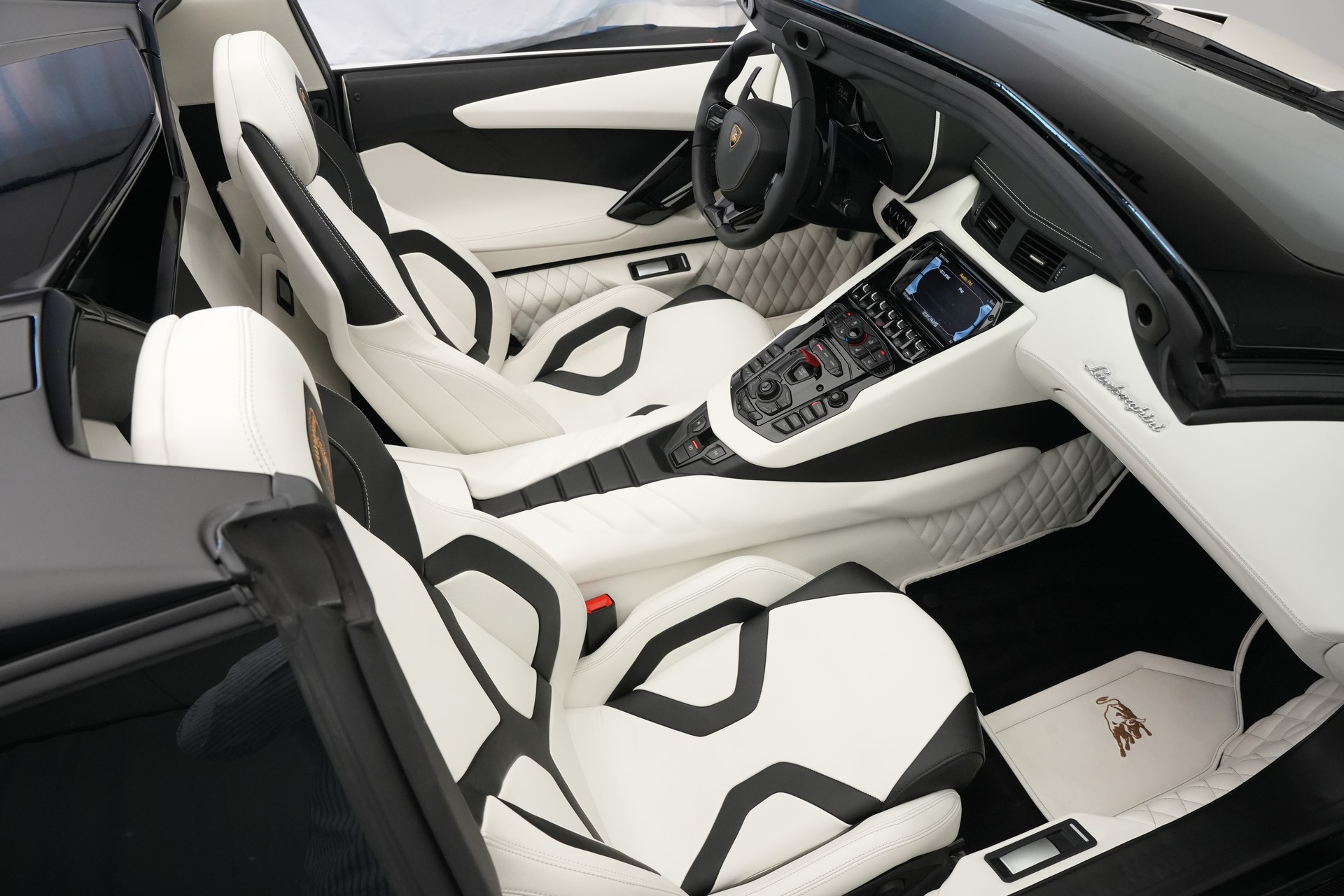 LAMBORGHINI Aventador LP700-4 Roadster E-Gear *Unikat* *Novitec* *Mattlackierung*-image-12