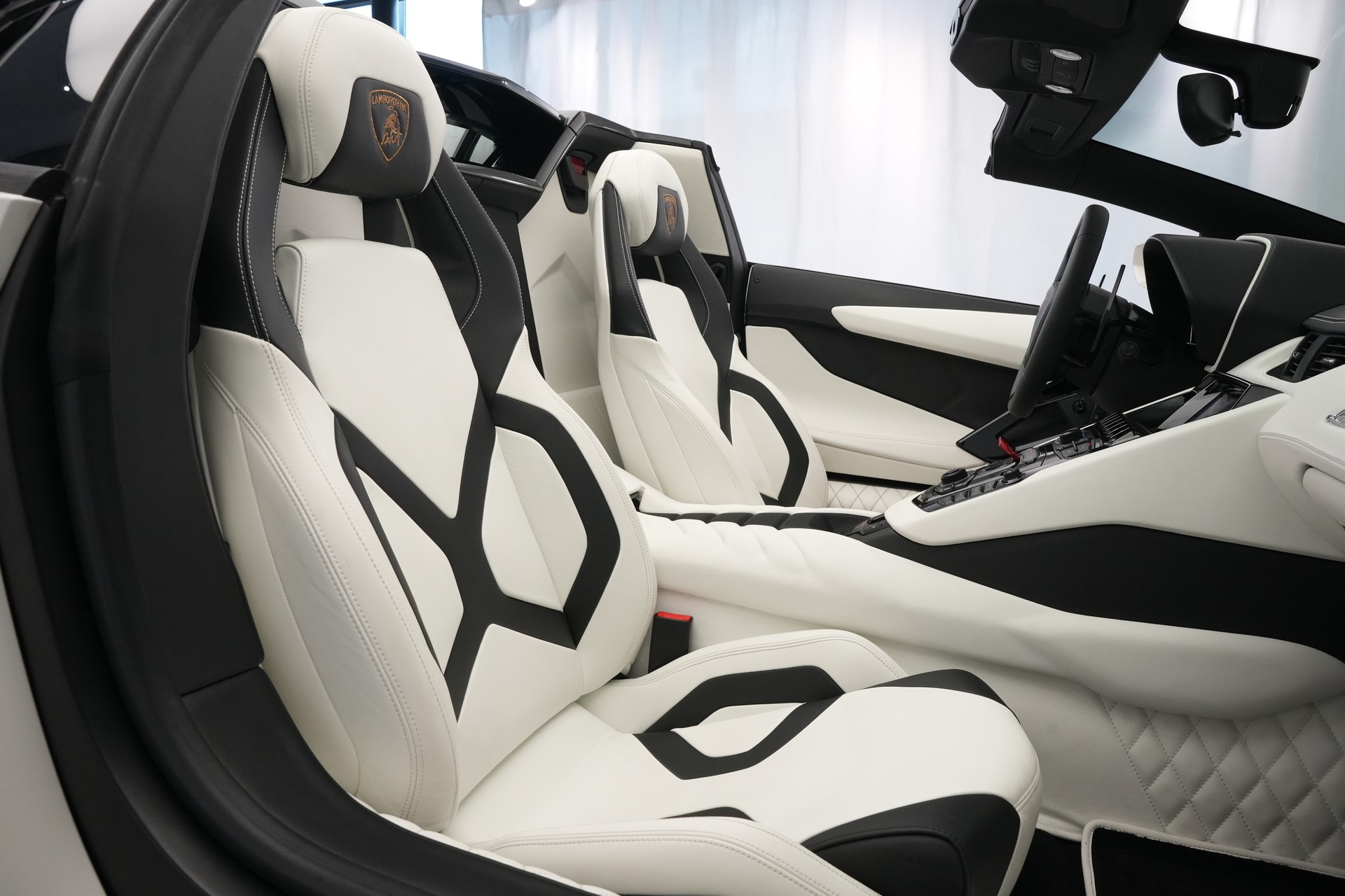 LAMBORGHINI Aventador LP700-4 Roadster E-Gear *Unikat* *Novitec* *Mattlackierung*-image-13