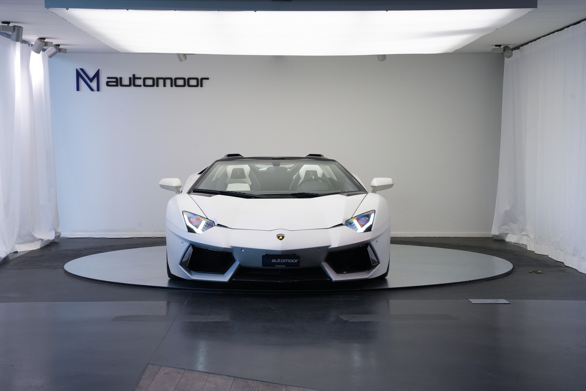 LAMBORGHINI Aventador LP700-4 Roadster E-Gear *Unikat* *Novitec* *Mattlackierung*-showroom-element-1