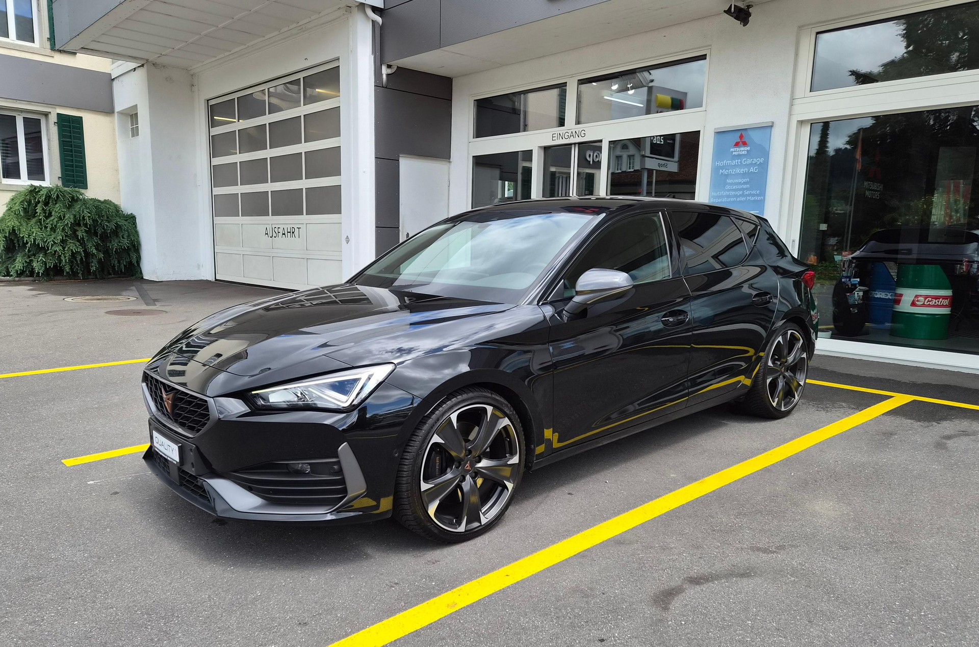 CUPRA Leon 2.0 TSI 300 DSG-image-2