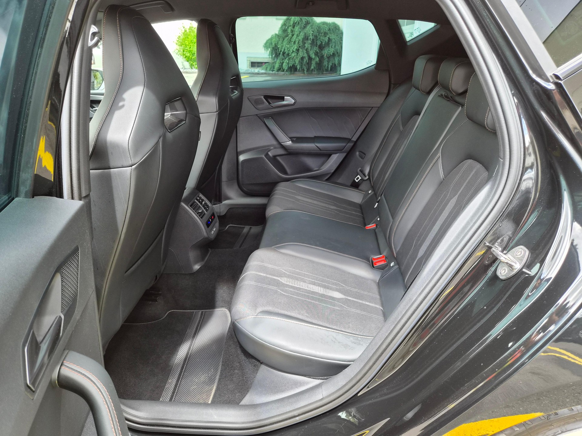 CUPRA Leon 2.0 TSI 300 DSG-image-10