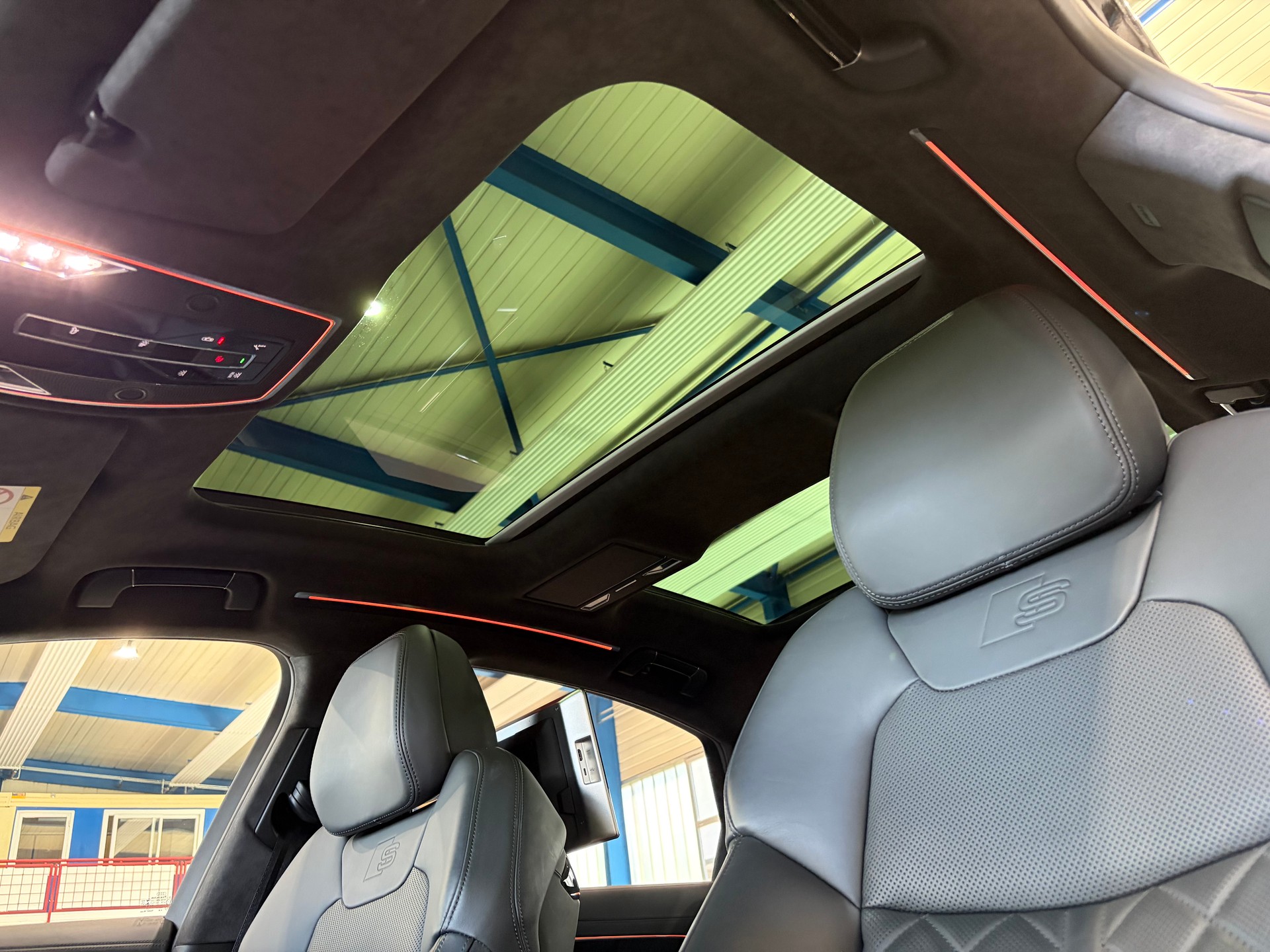 AUDI A8 50 L TDI qu.**Werksgarantie,S-Sportsitze,STANDH,Li-Motion,Panodach,Voll**-image-9