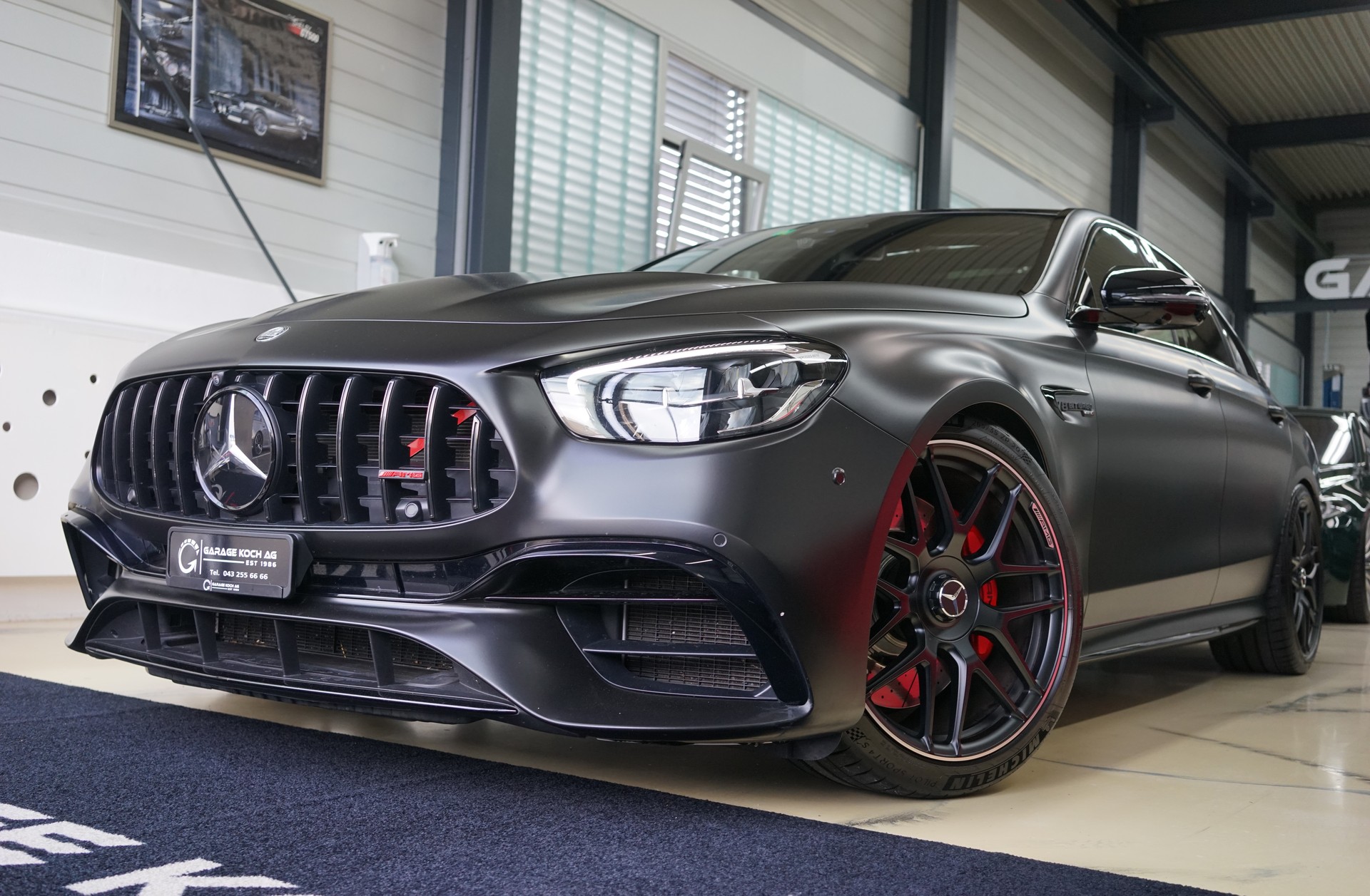 MERCEDES-BENZ AMG E 63 S 4Matic+ Speedshift 9G-TCT-showroom-element-1