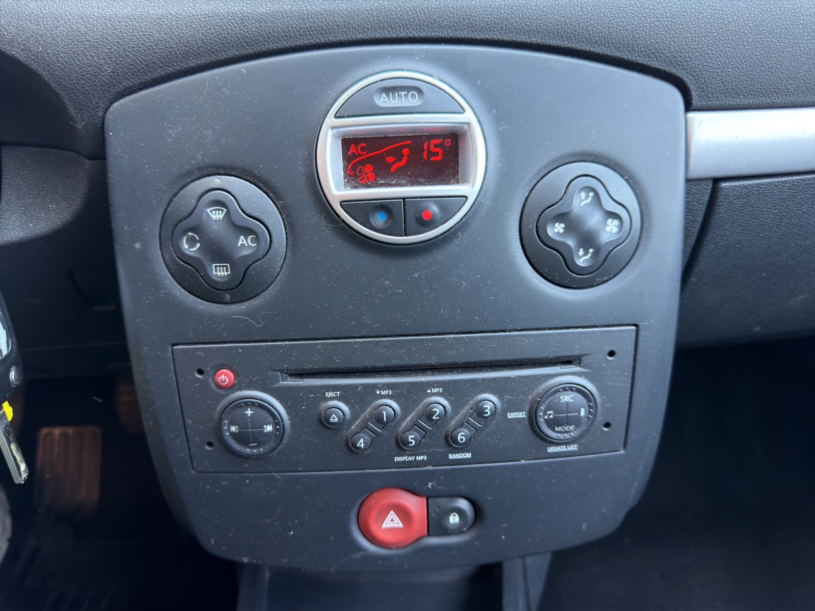 RENAULT Clio 1.2 16V Turbo Exception-image-14