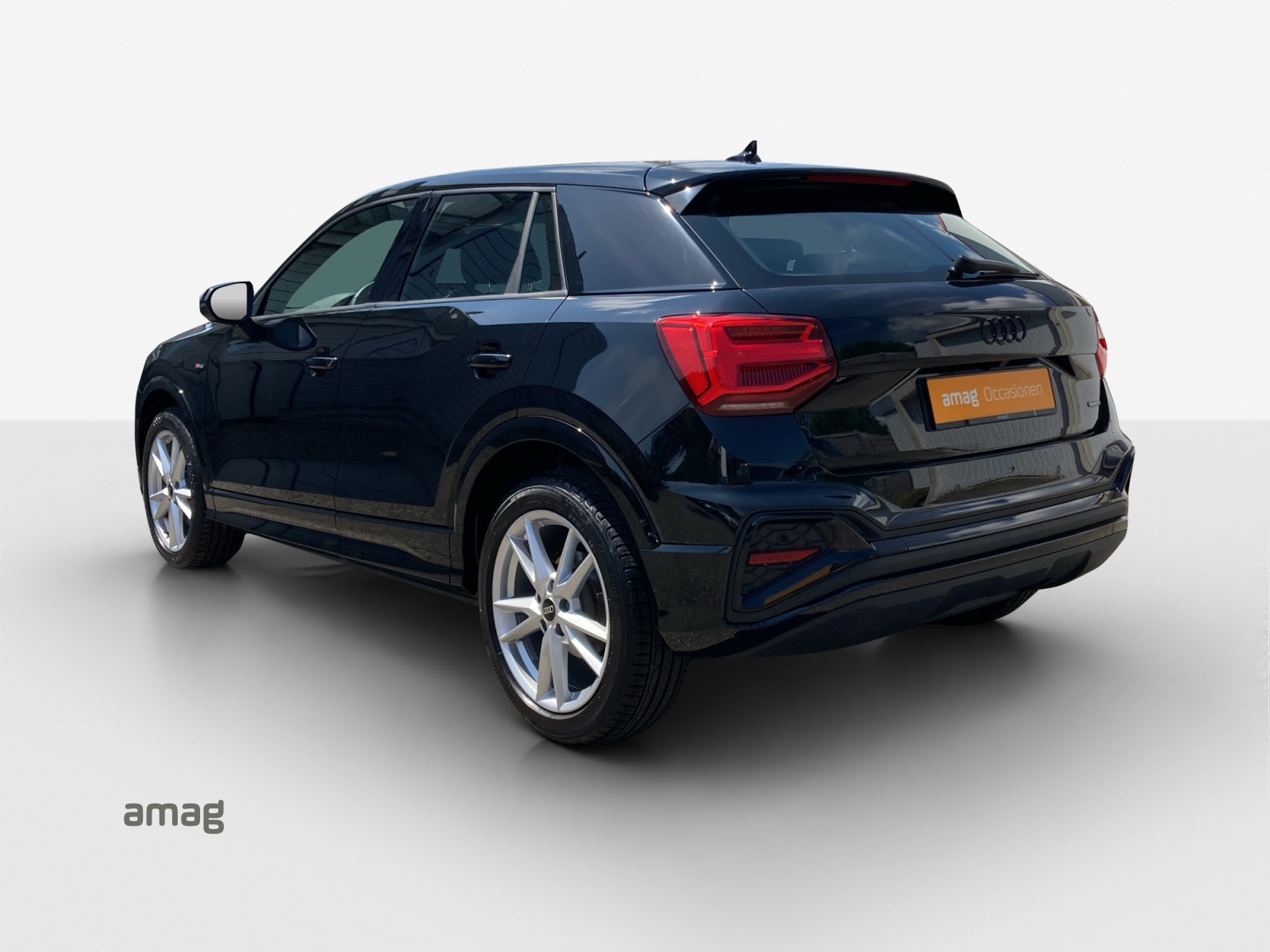 AUDI Q2 40 TFSI S line quattro S-tronic-showroom-element-2