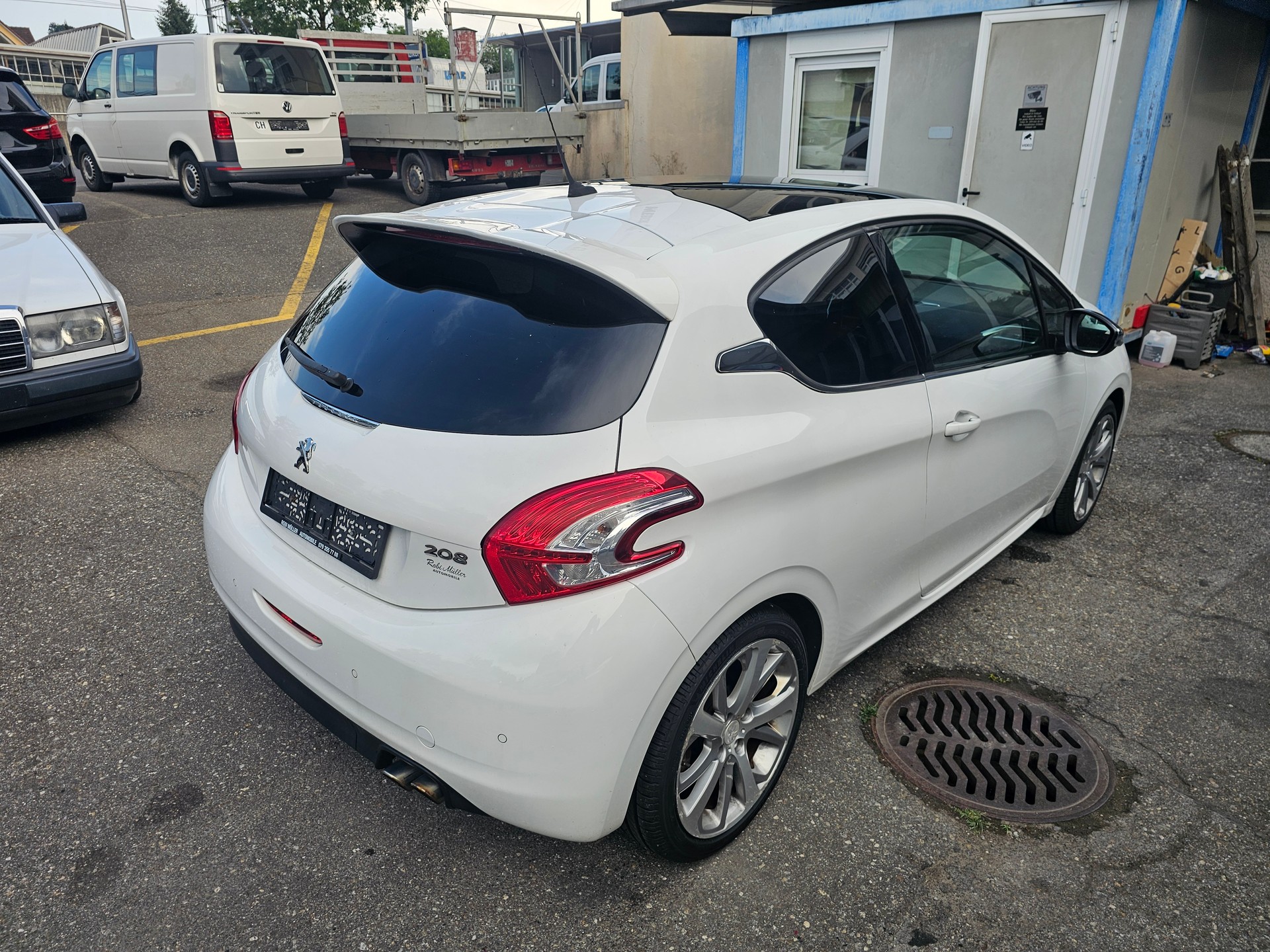 PEUGEOT 208 1.6 Turbo Allure-image-3