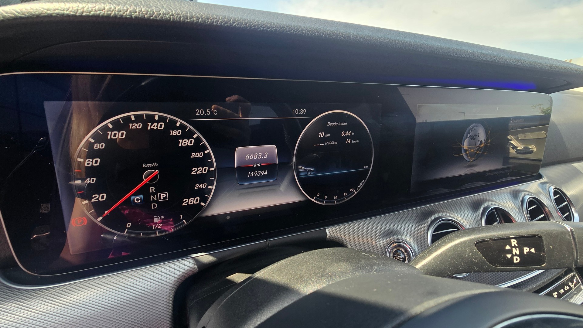 MERCEDES-BENZ E 200-image-6