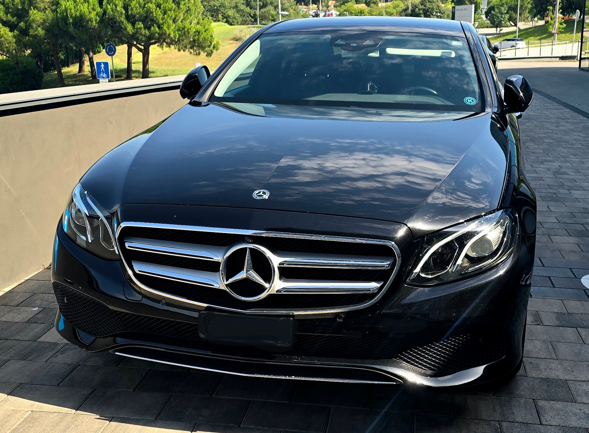 MERCEDES-BENZ E 200-image-2