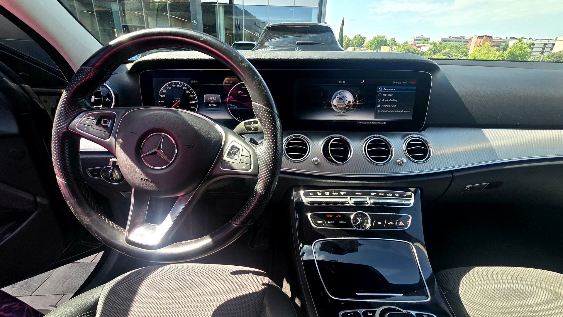 MERCEDES-BENZ E 200-image-4