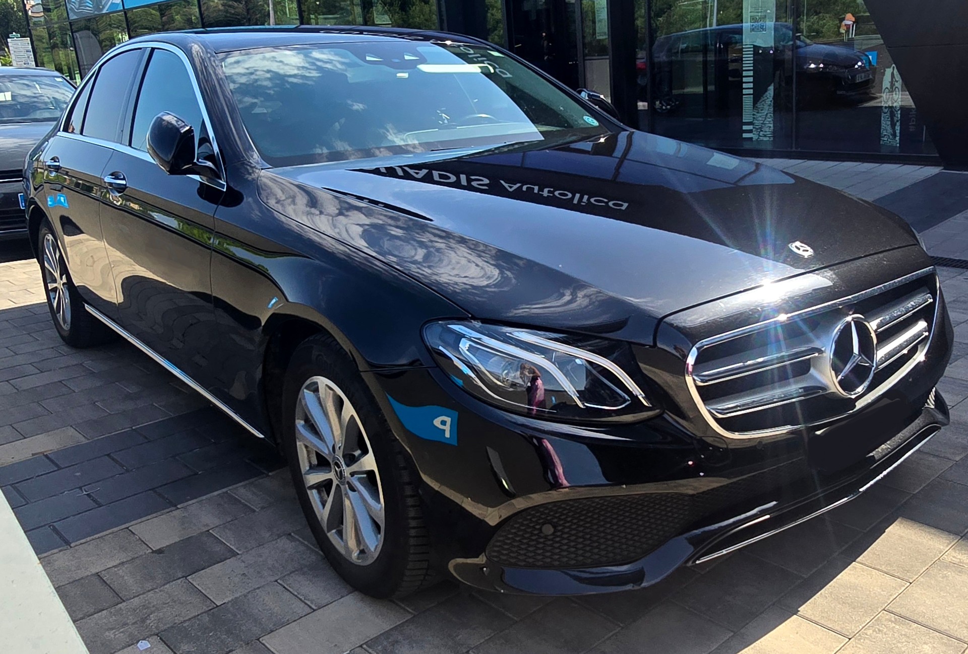 MERCEDES-BENZ E 200-image-1