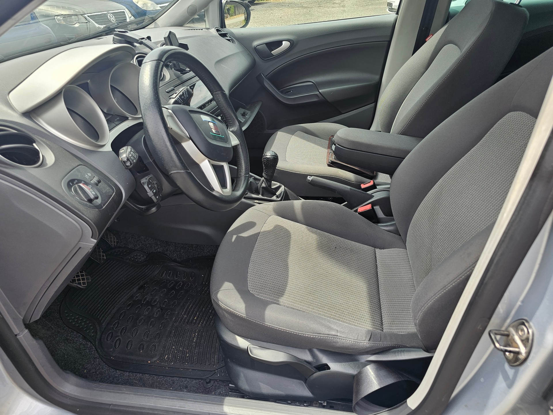 SEAT Ibiza ST 1.6 TDI Sport-image-8