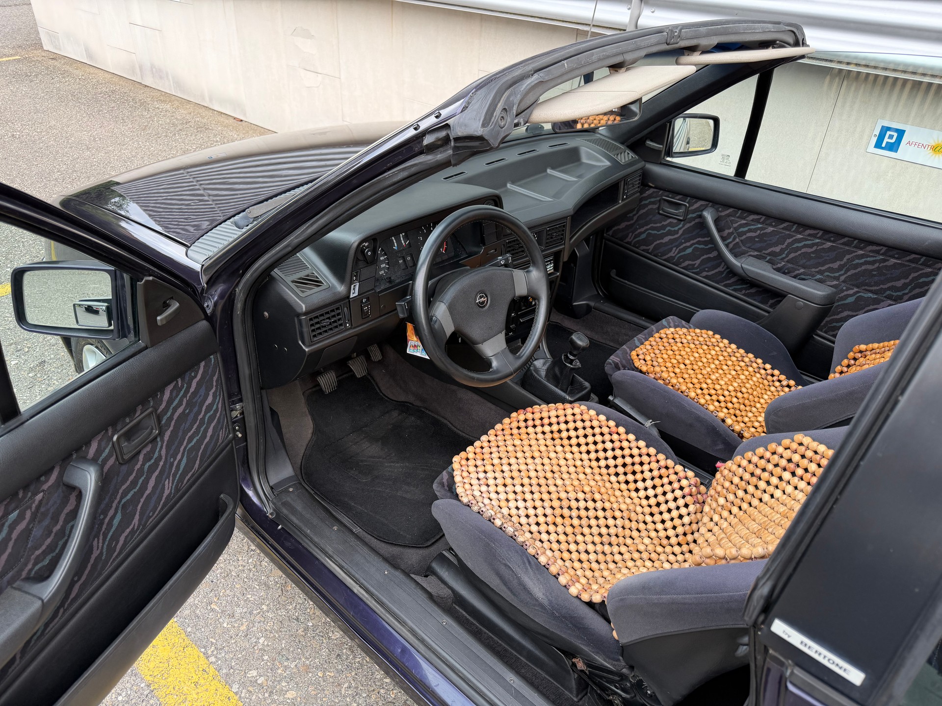 OPEL Kadett Cabriolet 2.0i Edition-image-8