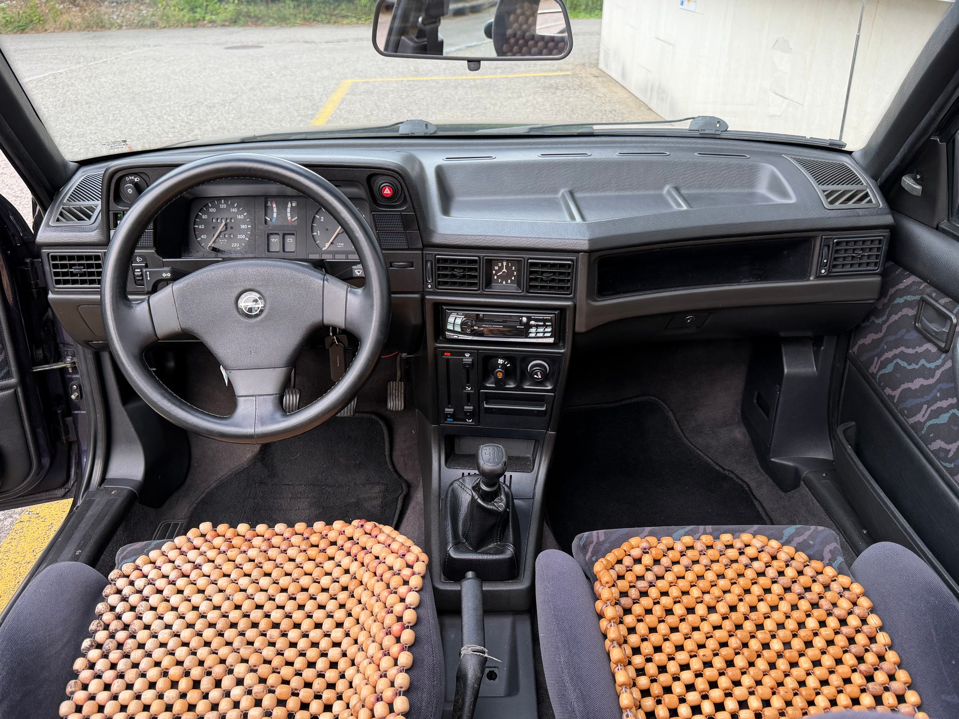 OPEL Kadett Cabriolet 2.0i Edition-image-10