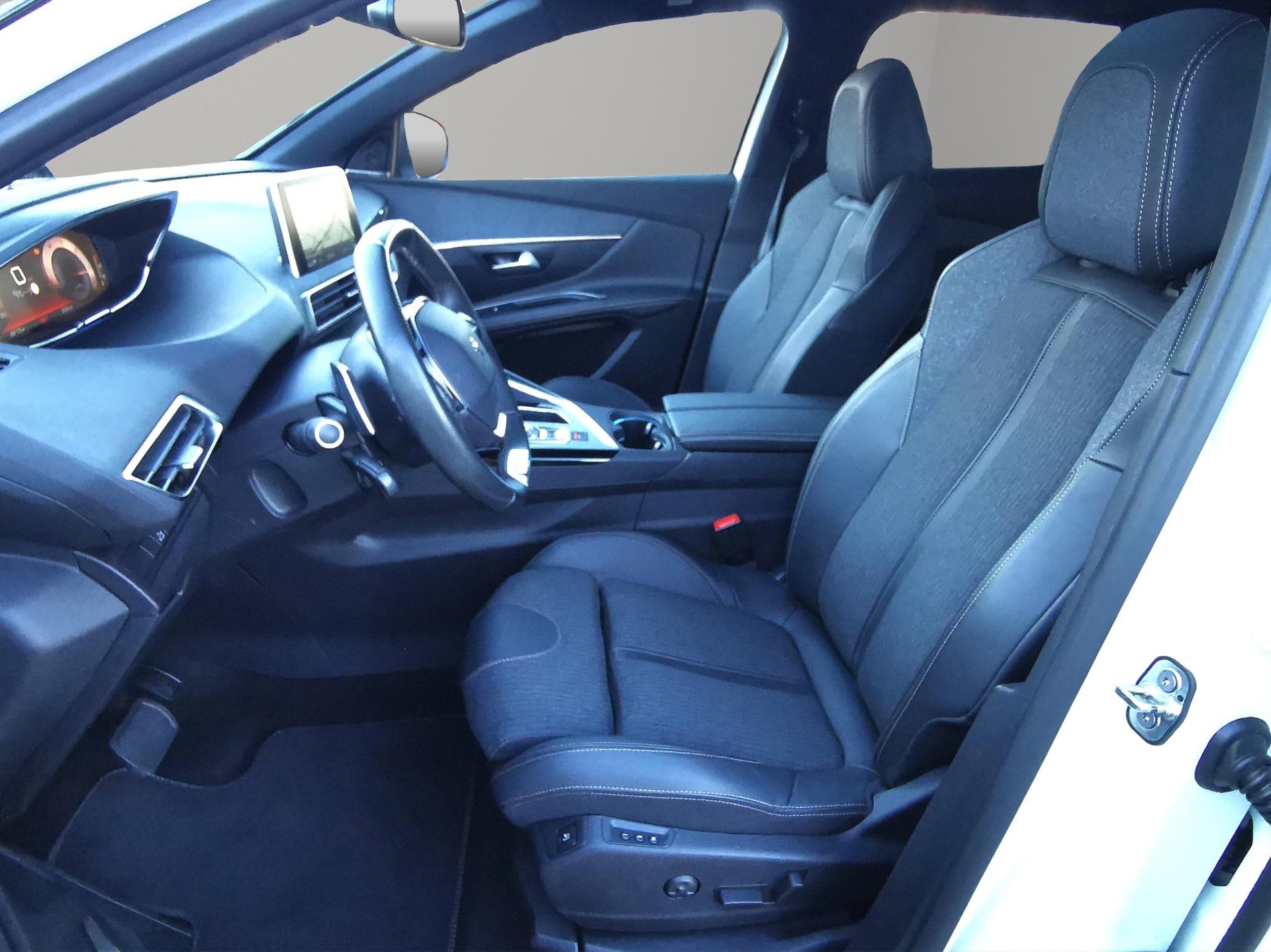 PEUGEOT 3008 1.5 BlueHDi GT Line-showroom-element-1