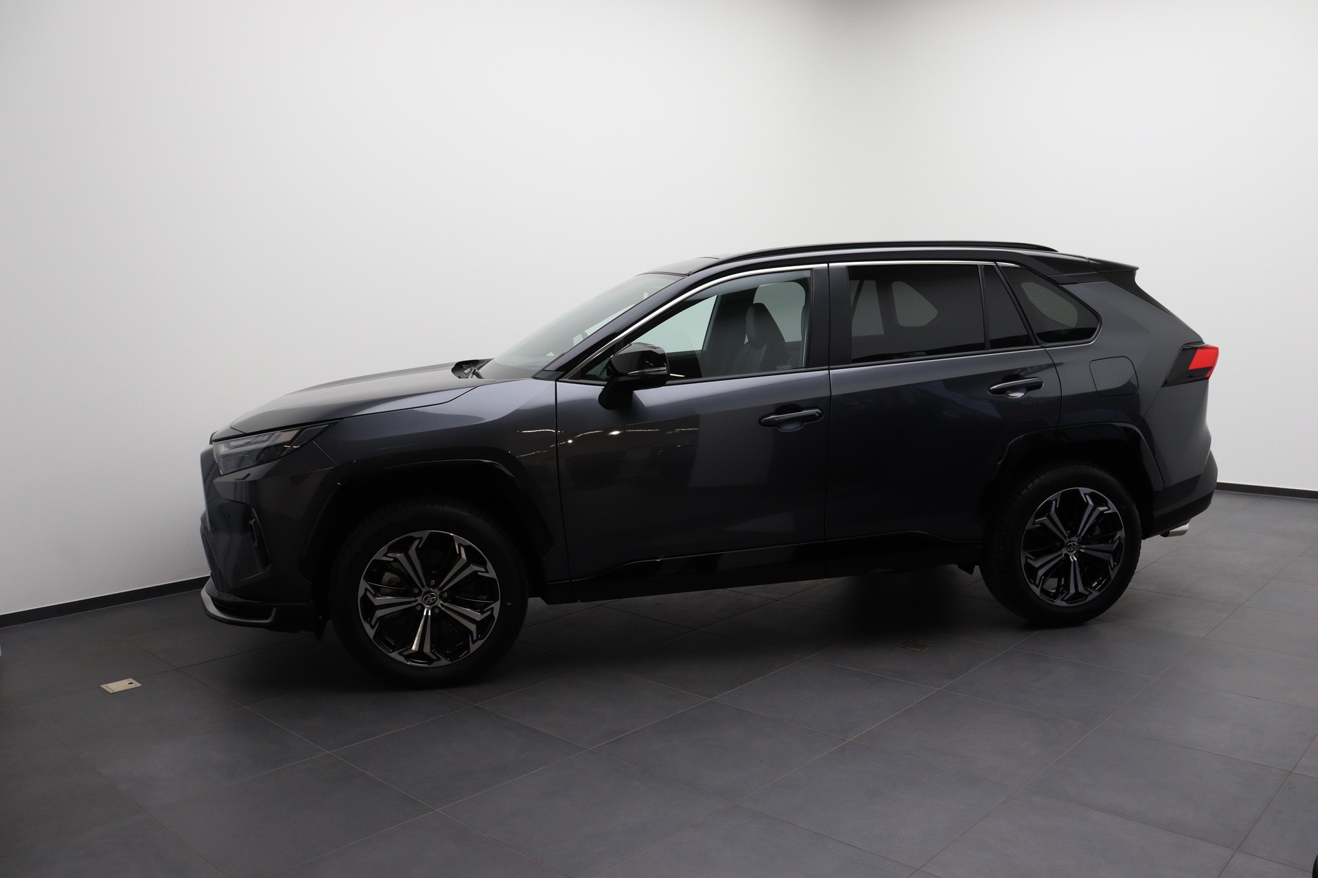 TOYOTA RAV4 2.5 Plug-In-Hybrid Platinum-image-4