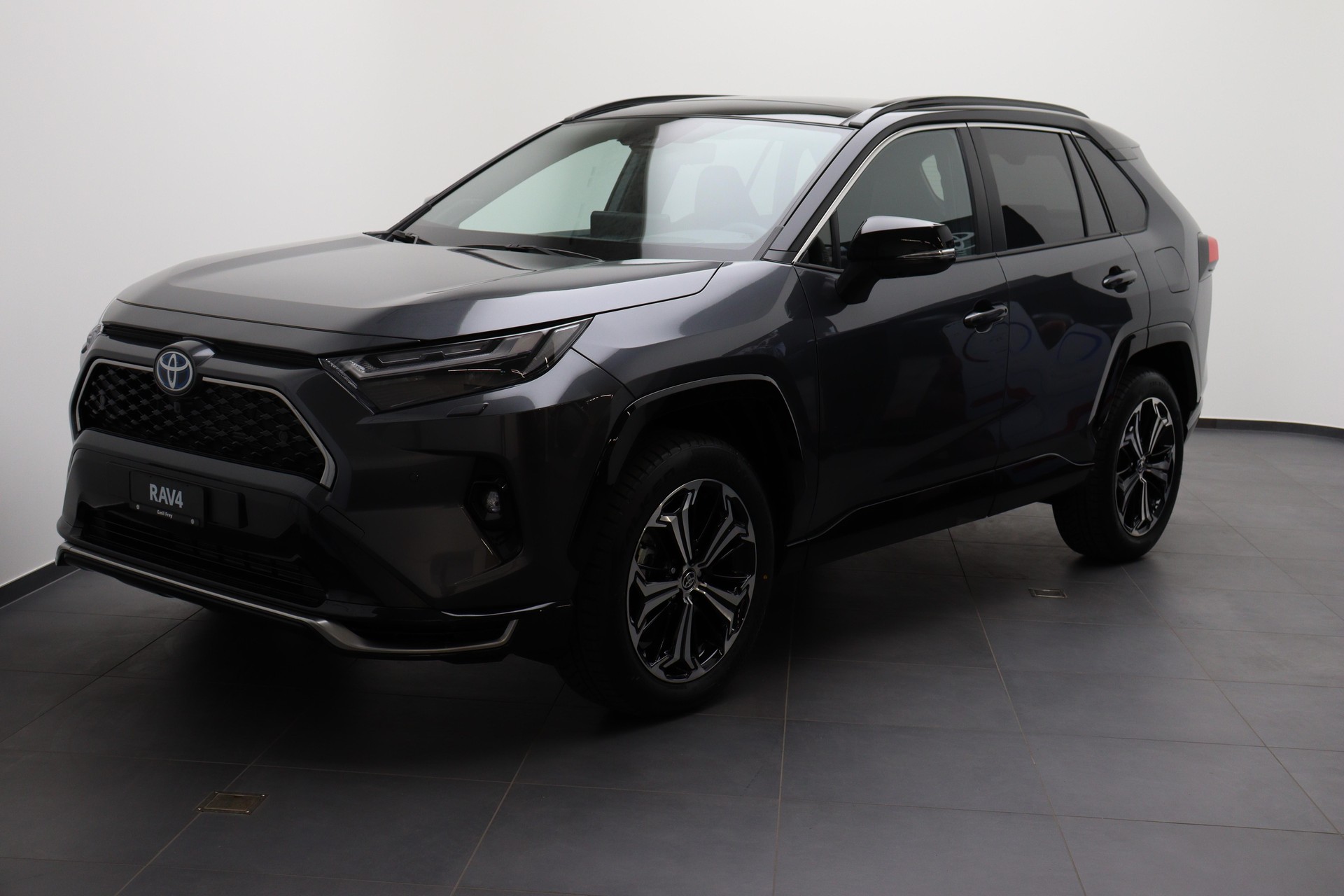 TOYOTA RAV4 2.5 Plug-In-Hybrid Platinum-showroom-element-2