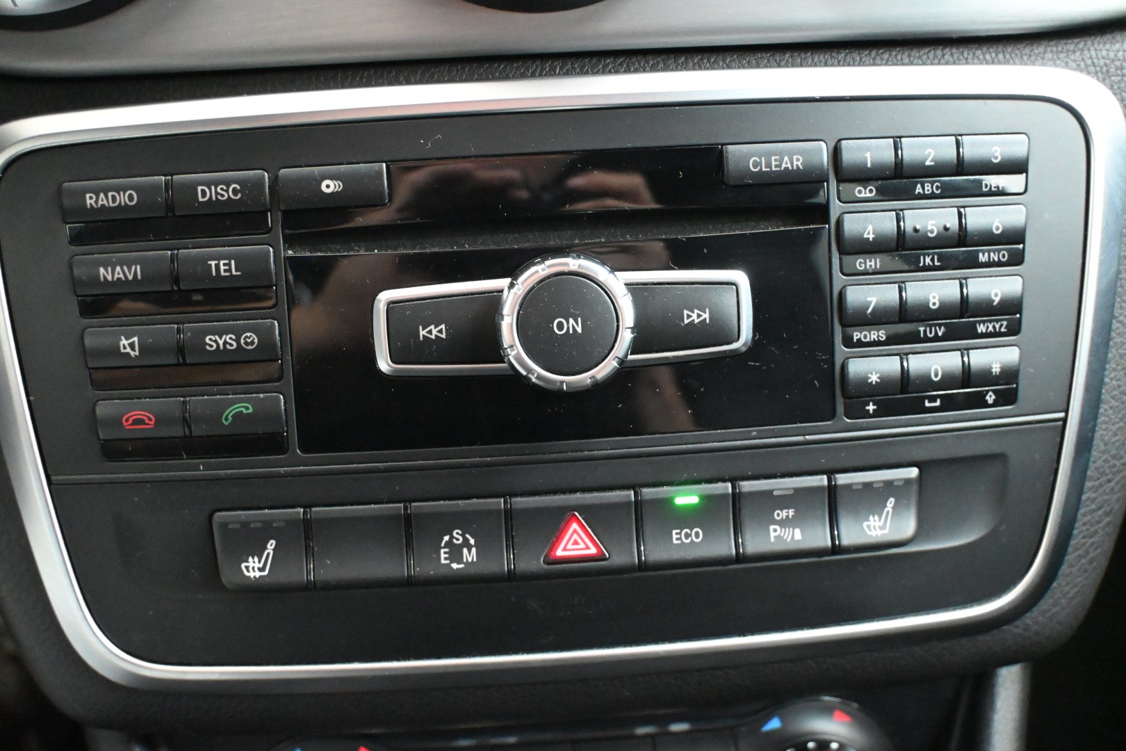 MERCEDES-BENZ CLA 200 AMG Line 7G-DCT-image-9
