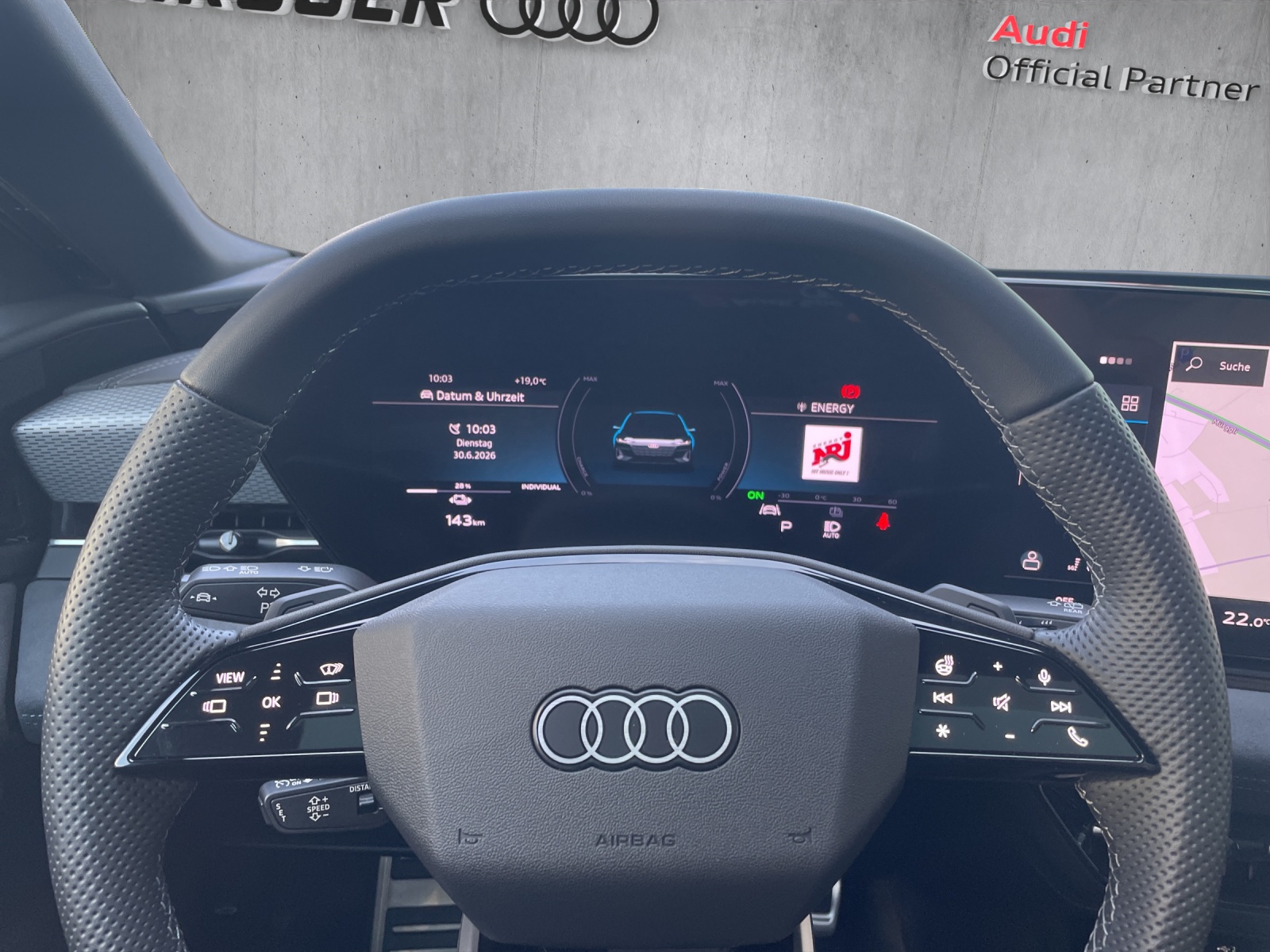 AUDI A6 Avant e-tron quattro-image-11