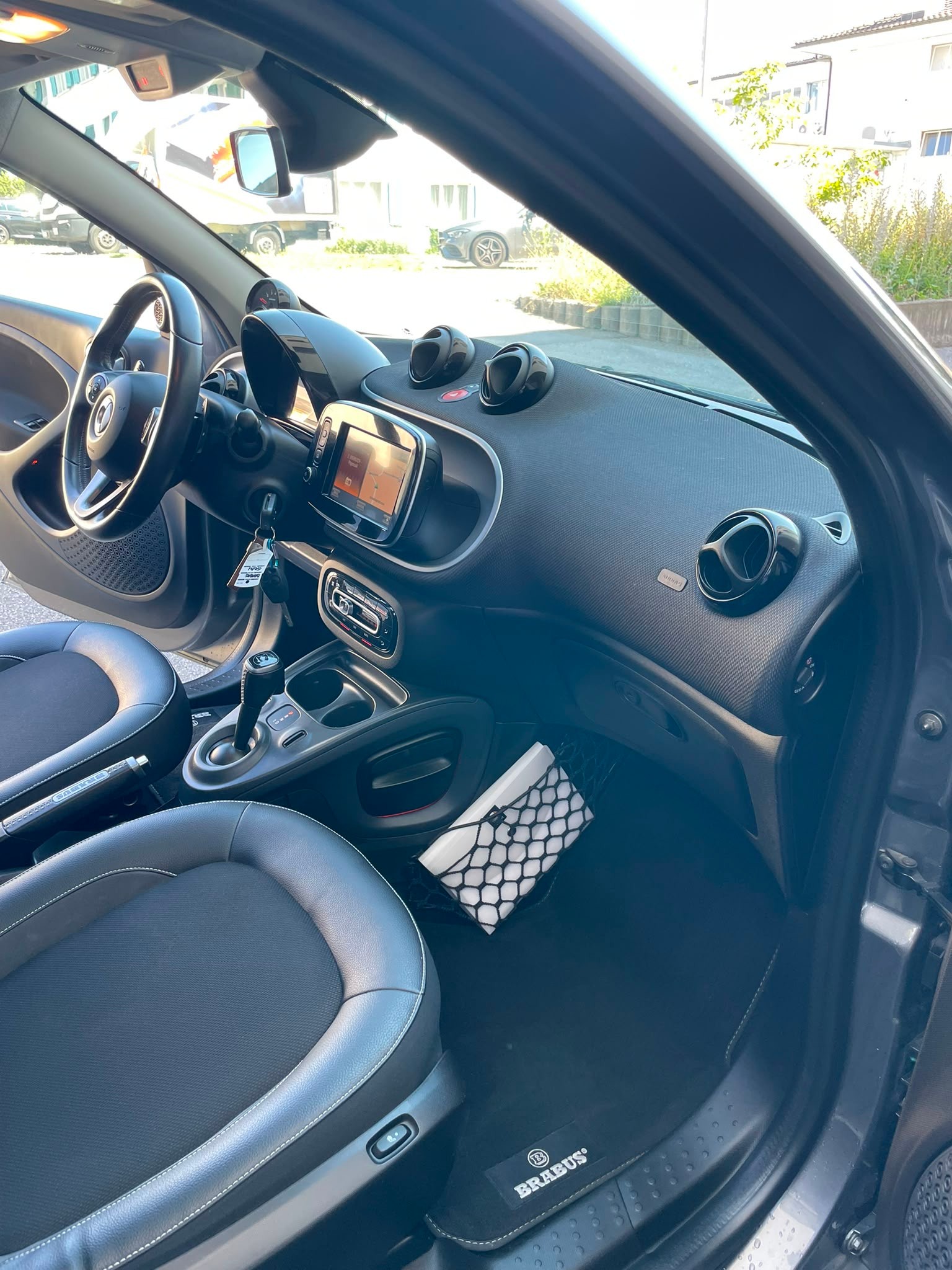 SMART forfour BRABUS twinamic 109 PS | CH-Auto | JBL Soundsystem | DAB+ | Sitzheizung | Bluetooth-image-14