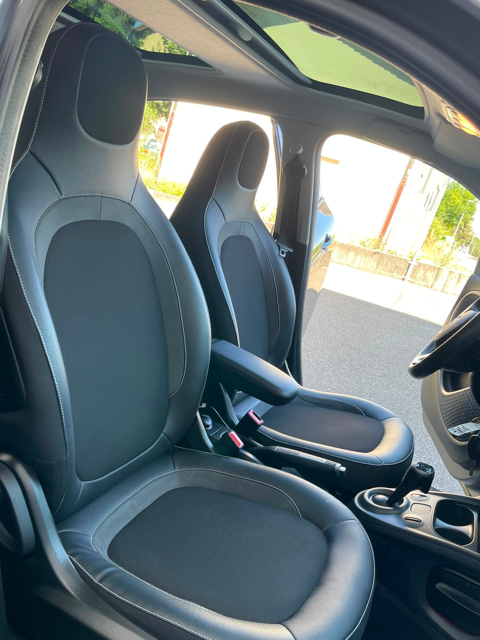 SMART forfour BRABUS twinamic 109 PS | CH-Auto | JBL Soundsystem | DAB+ | Sitzheizung | Bluetooth-image-13
