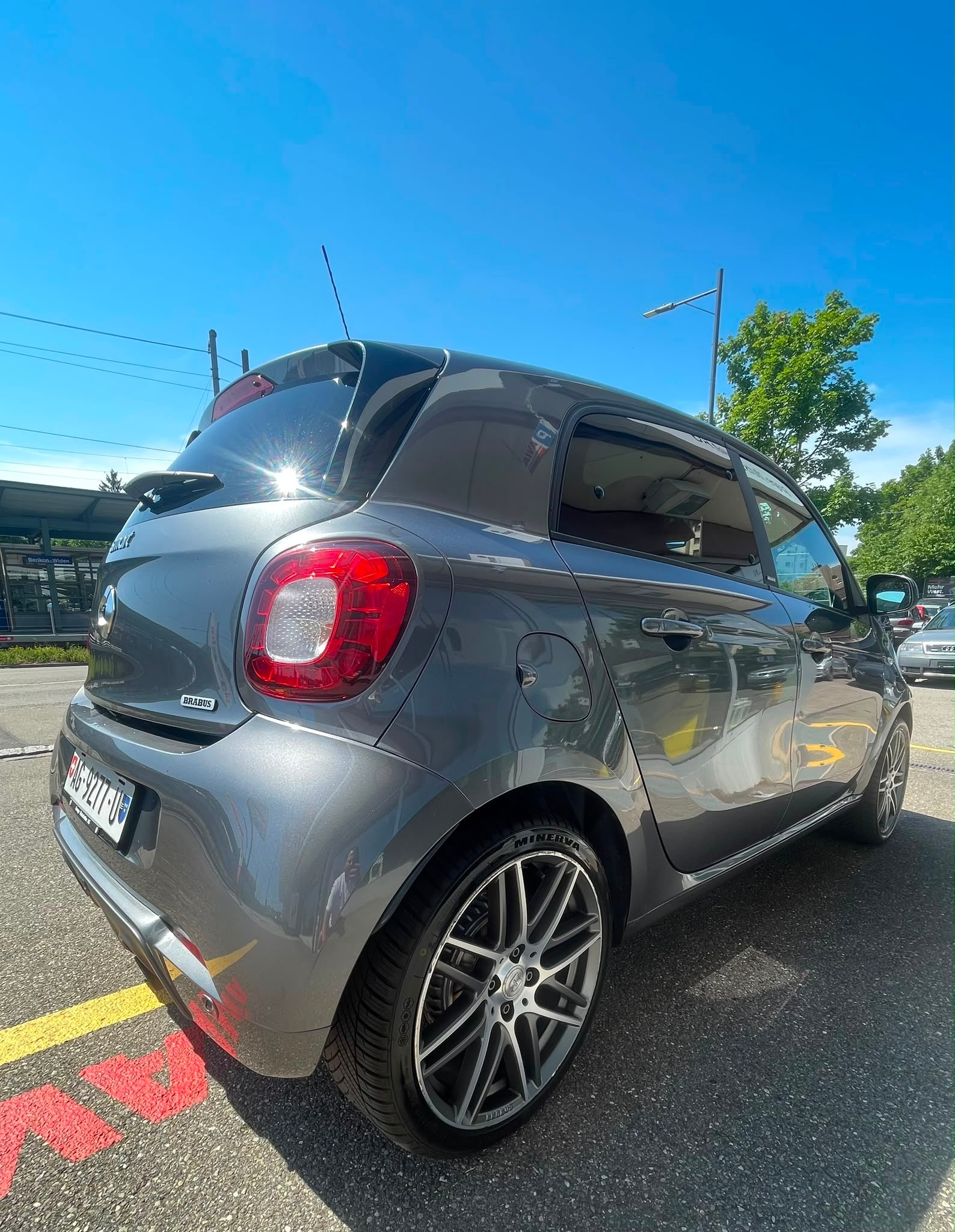 SMART forfour BRABUS twinamic 109 PS | CH-Auto | JBL Soundsystem | DAB+ | Sitzheizung | Bluetooth-image-4