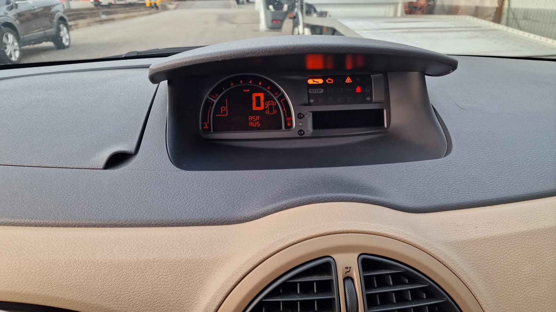 RENAULT MODUS-image-13