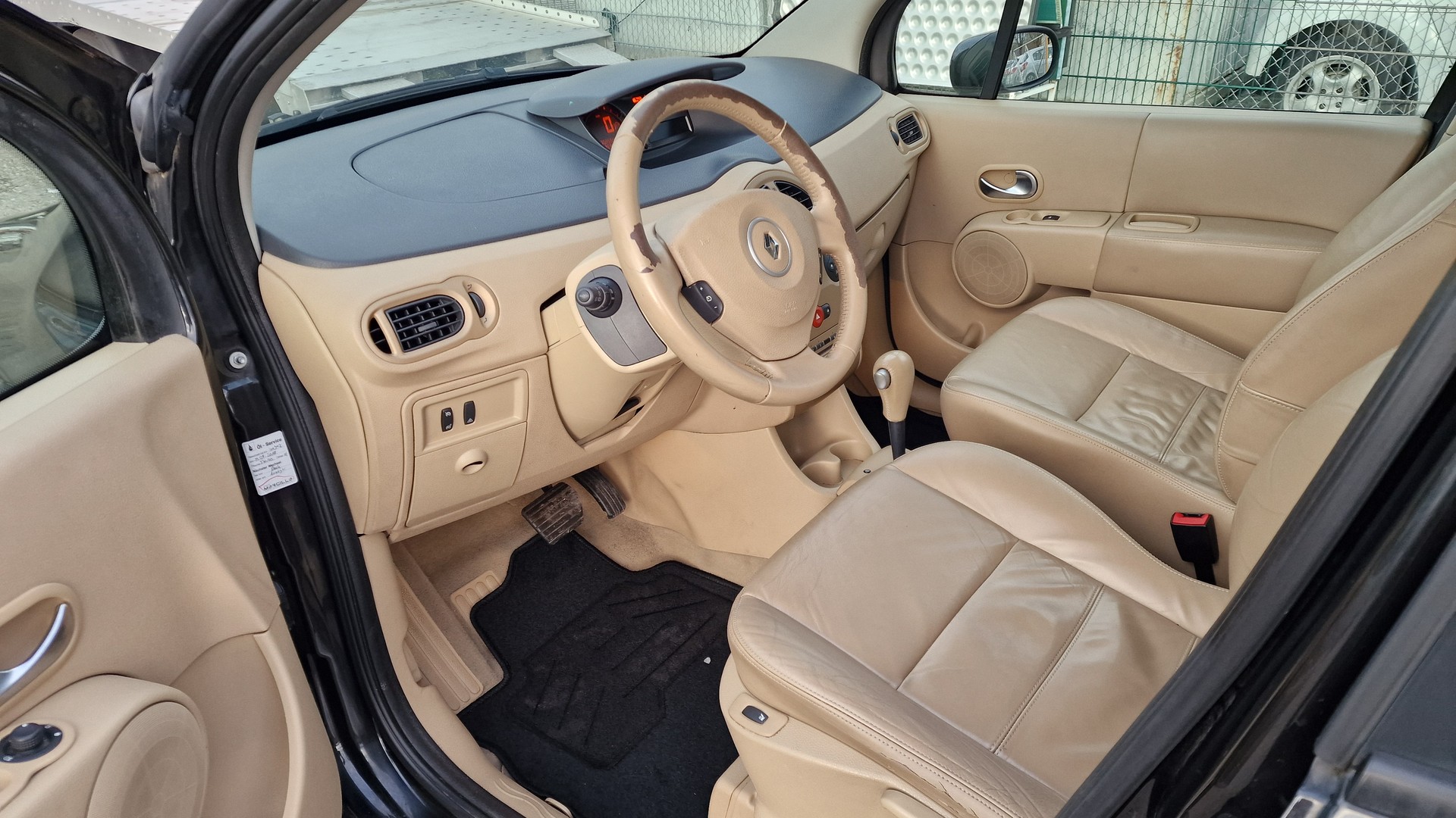 RENAULT MODUS-image-9