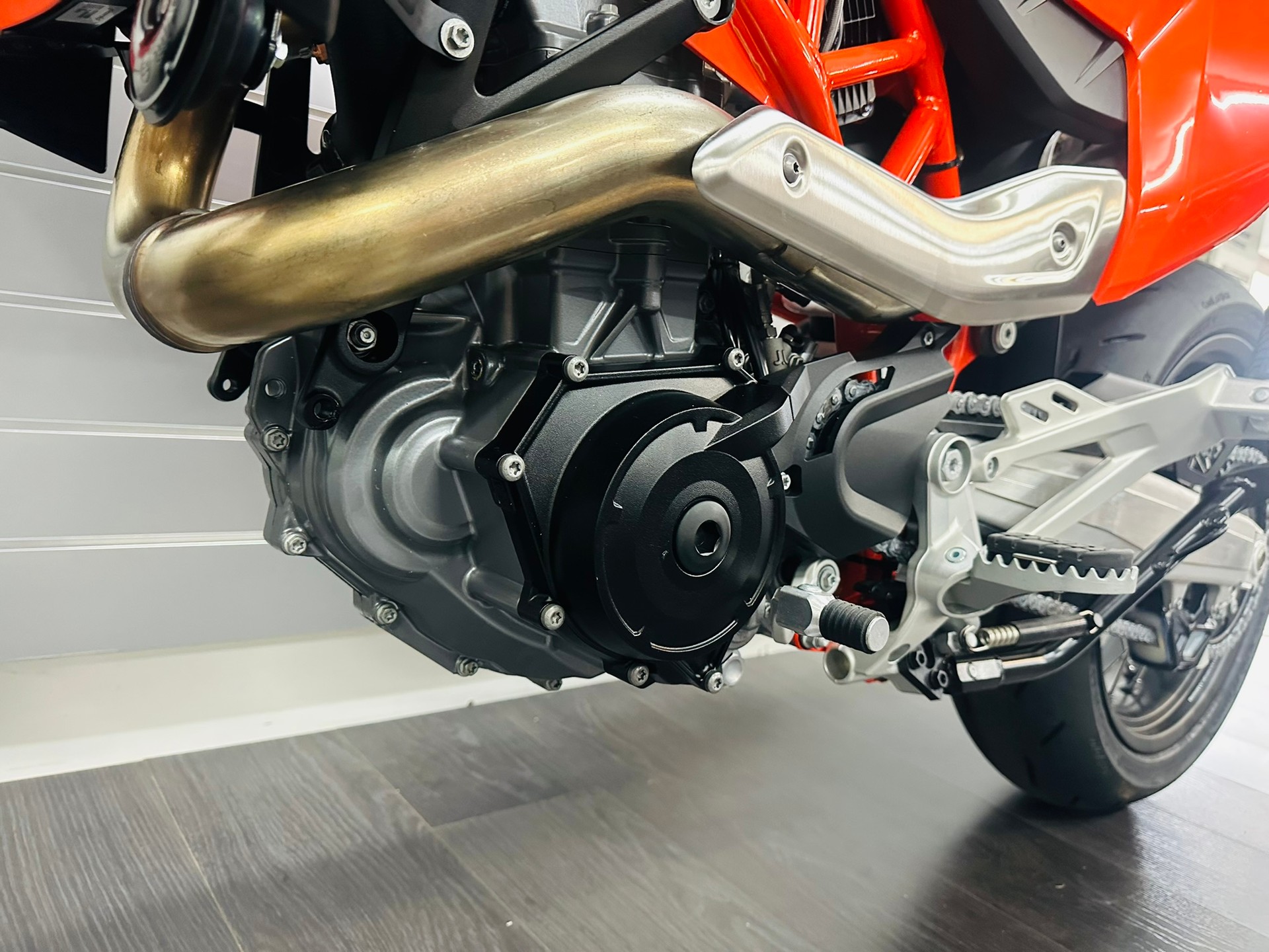 KTM 690 SMC R ABS (35 kW)-image-8
