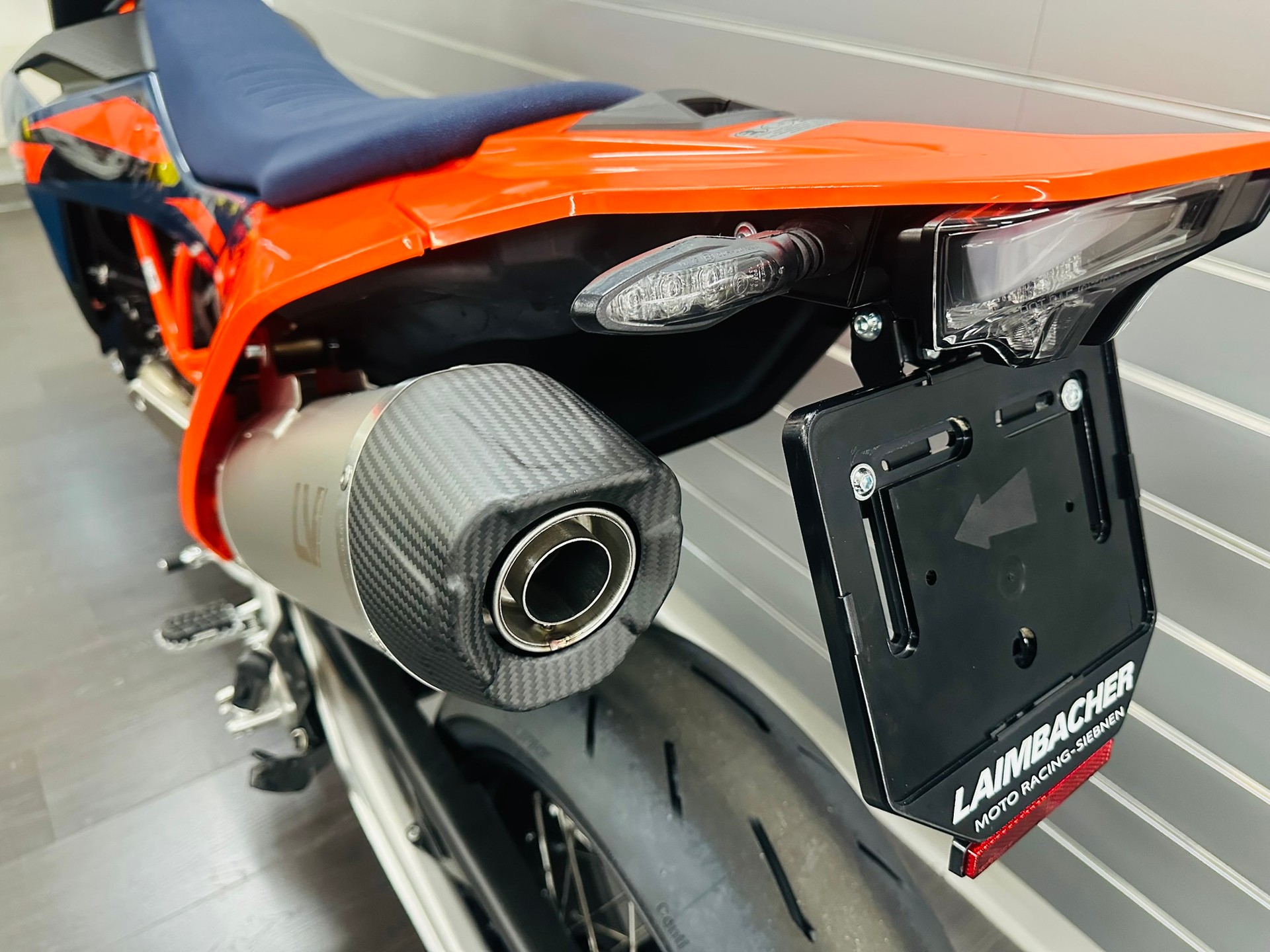 KTM 690 SMC R ABS (35 kW)-image-2
