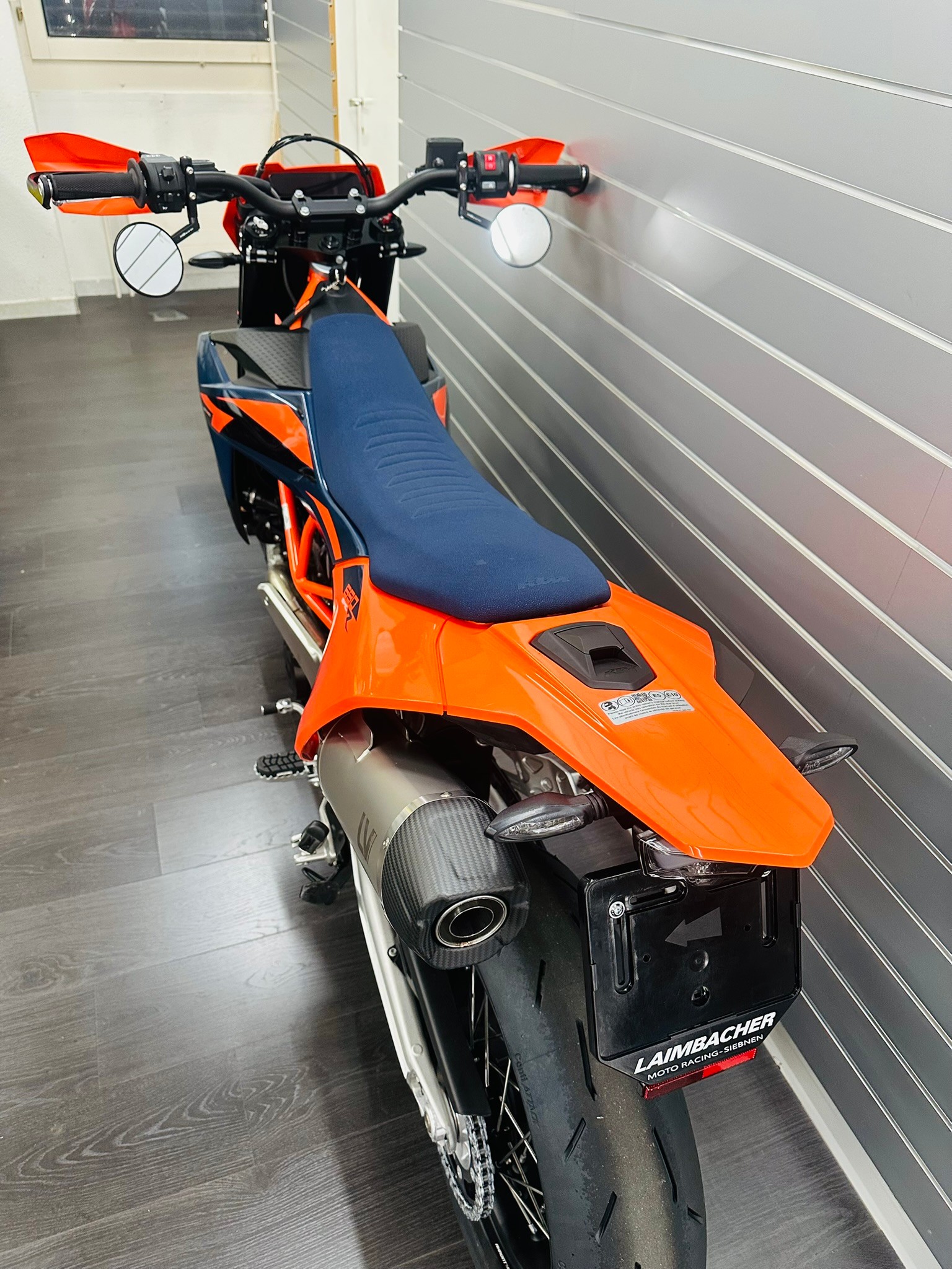 KTM 690 SMC R ABS (35 kW)-image-3