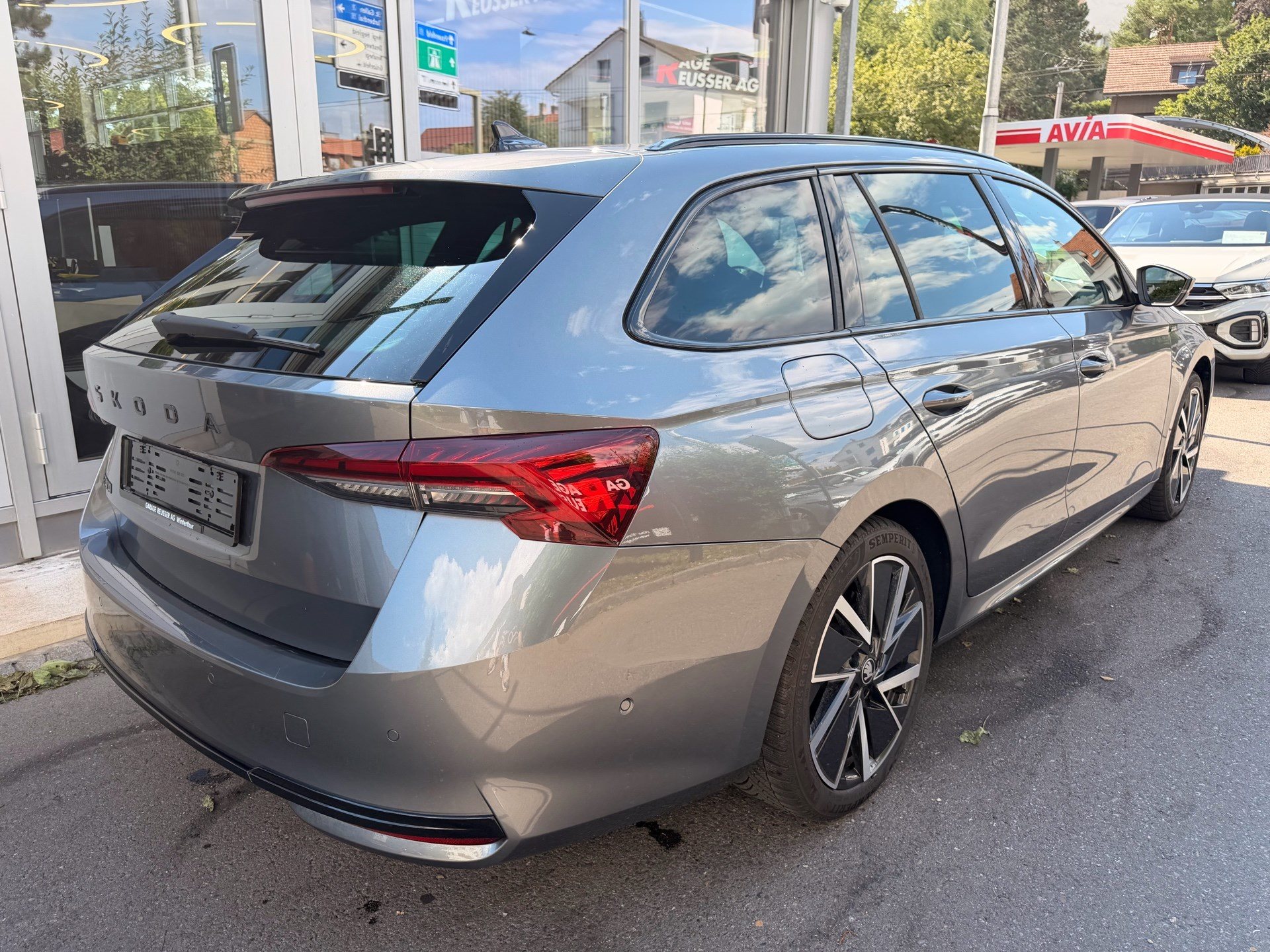 SKODA Octavia Combi 2.0 TDI 150 PS Sportline *** 5 JAHRE SKODA WERKSGARANTIE ***-showroom-element-3
