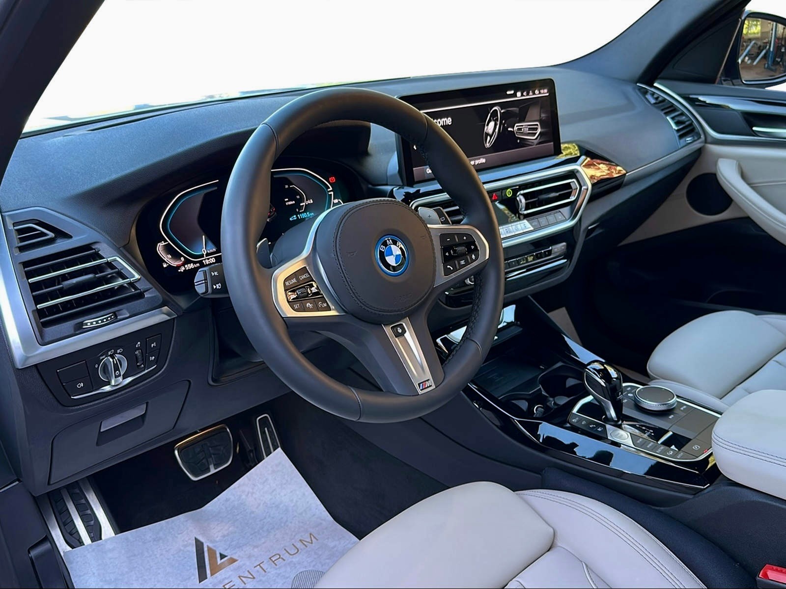 BMW X3 xDrive 30e M Sport-showroom-element-1