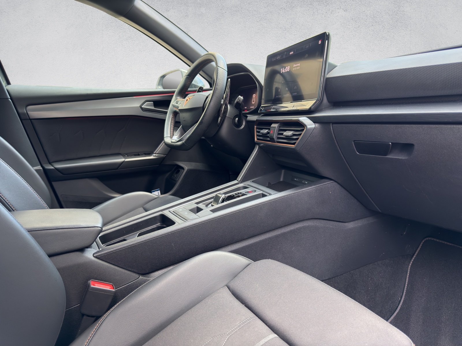 CUPRA LEON ST 2.0 TSI VZ DSG-image-14